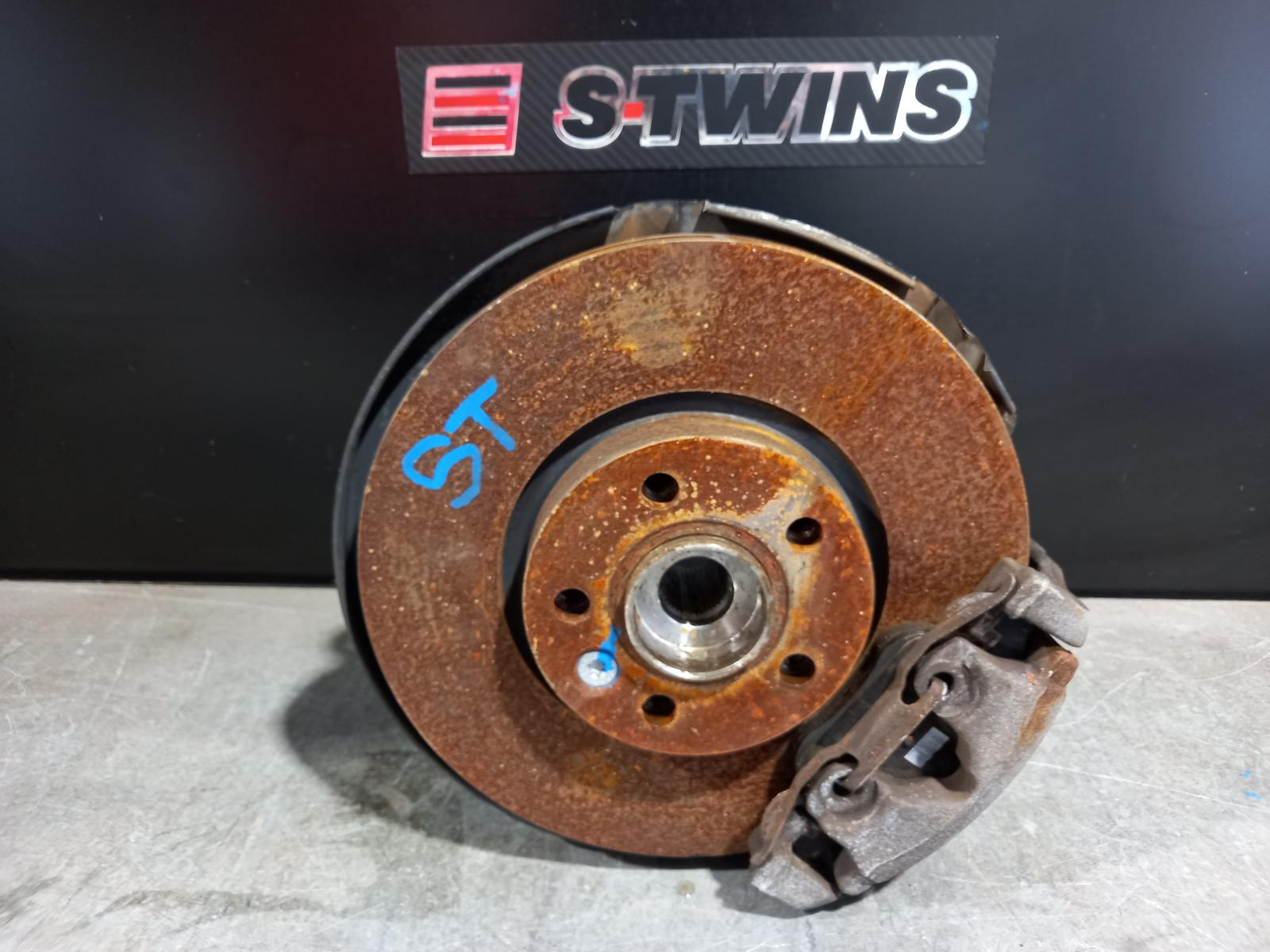 2014 Volvo S60/V60 Left Front Hub Assembly 0000185347