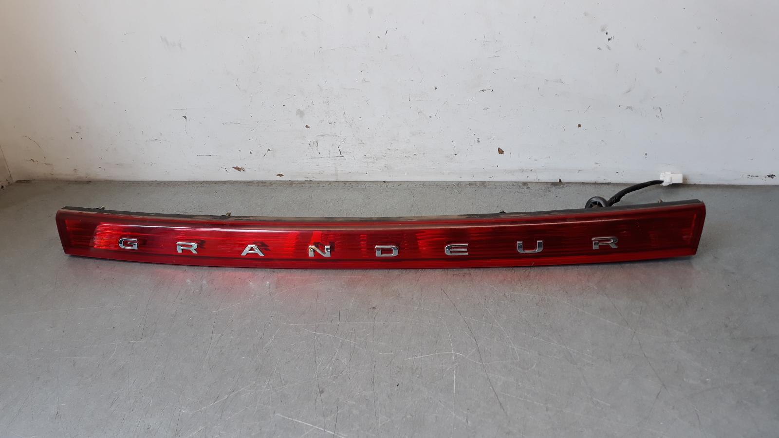 2006 Hyundai Grandeur Rear Garnish 0000053901