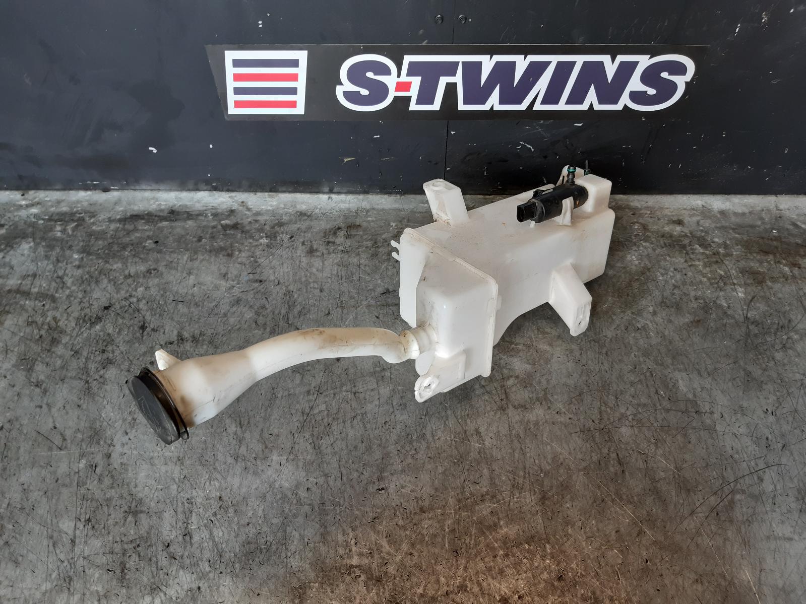 2017 Ldv G10 Washer Bottle 0000106796