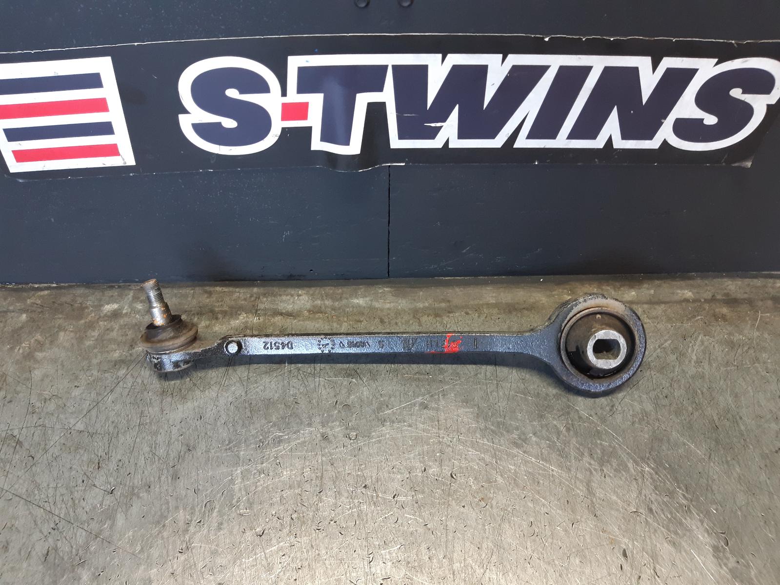 2019 Chrysler 300C Left Front Lower Control Arm 0000183420