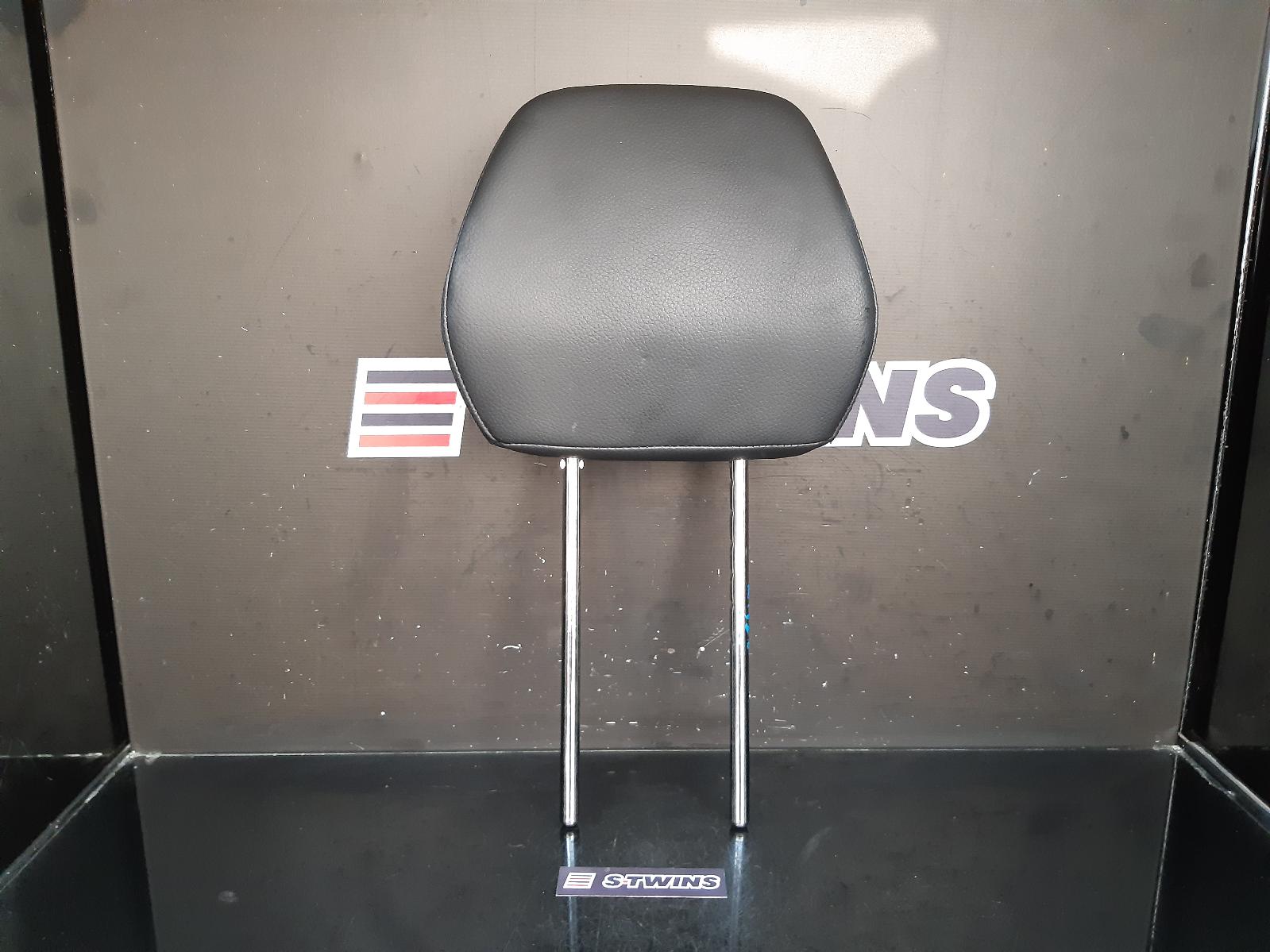 2016 Hyundai Veloster Headrest 0000122620