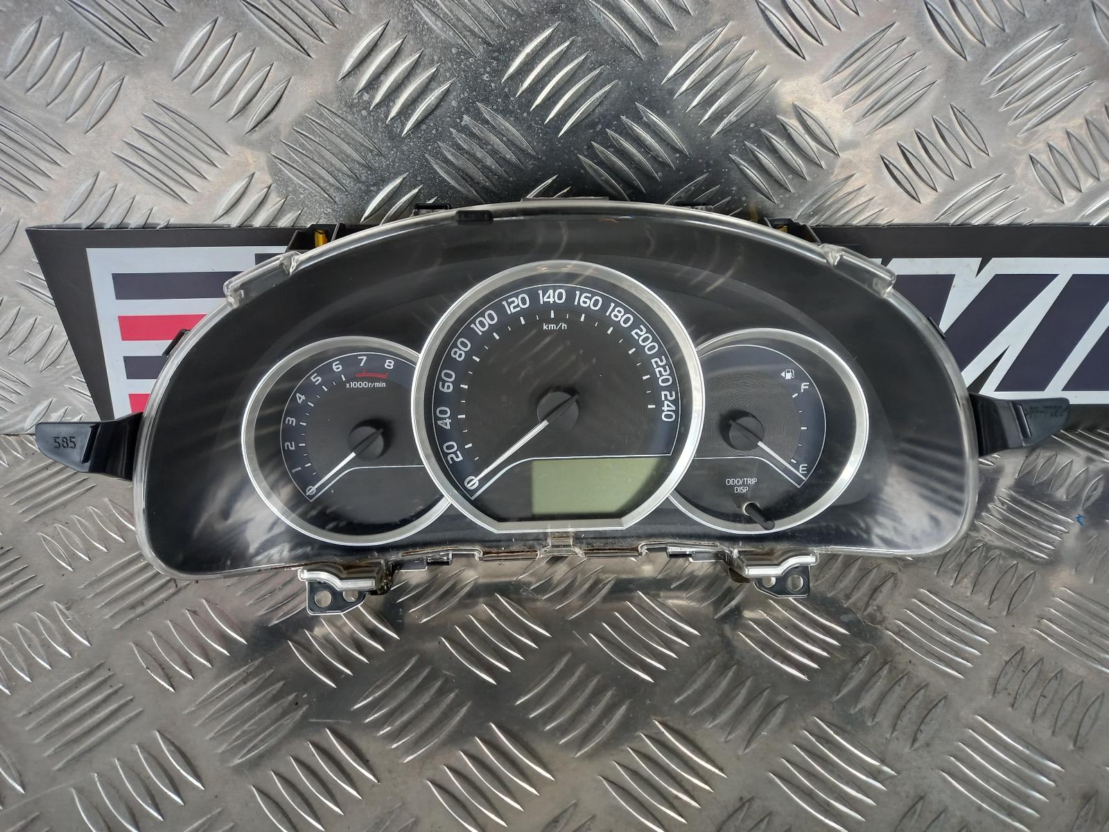 2016 Toyota Corolla Instrumentcluster 1.8 2Zr-Fe Auto T/M Ascent/Ascent Sport Zre182R Hatch 06/15-06/18 0000138194