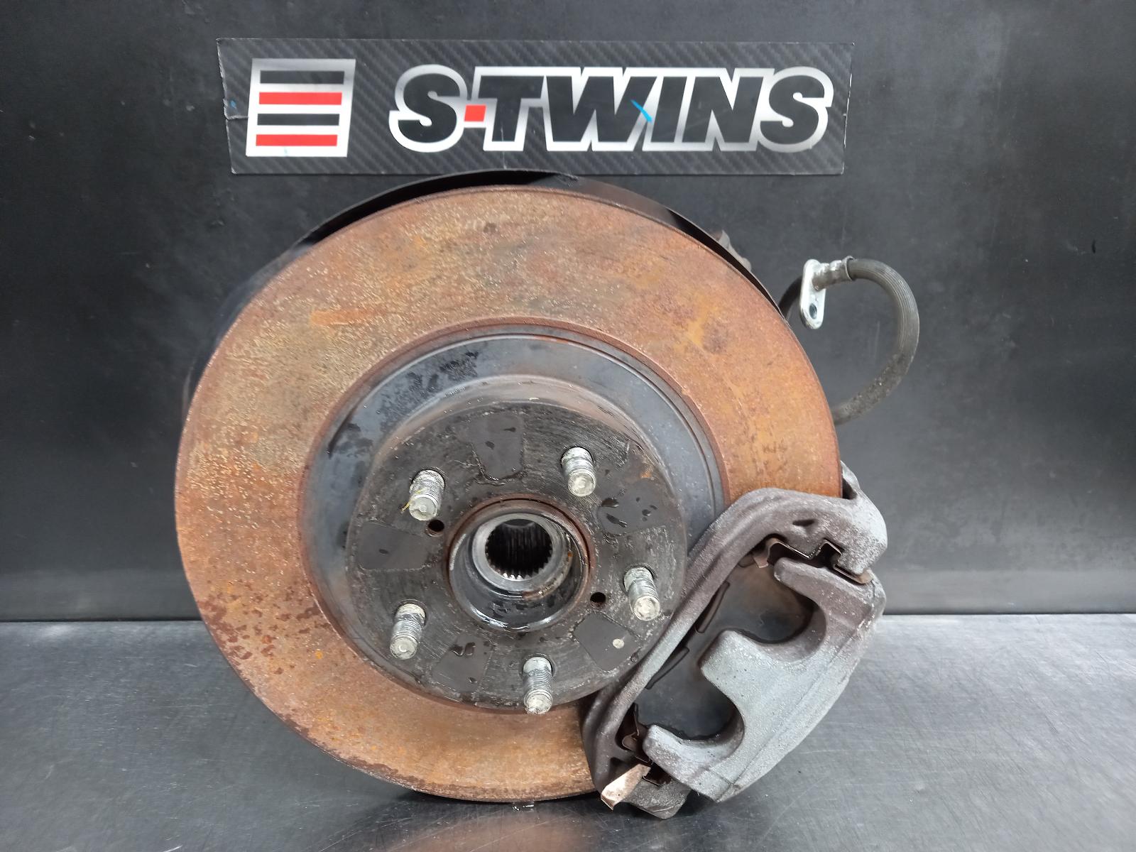 2014 Subaru Xv Left Front Hub Assembly 0000243786