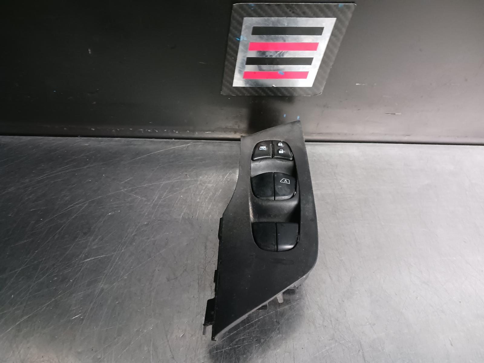 2015 Nissan Altima Pwr Dr Wind Switch Rh Front (Master Switch) L33 11/13-12/17 0000251050