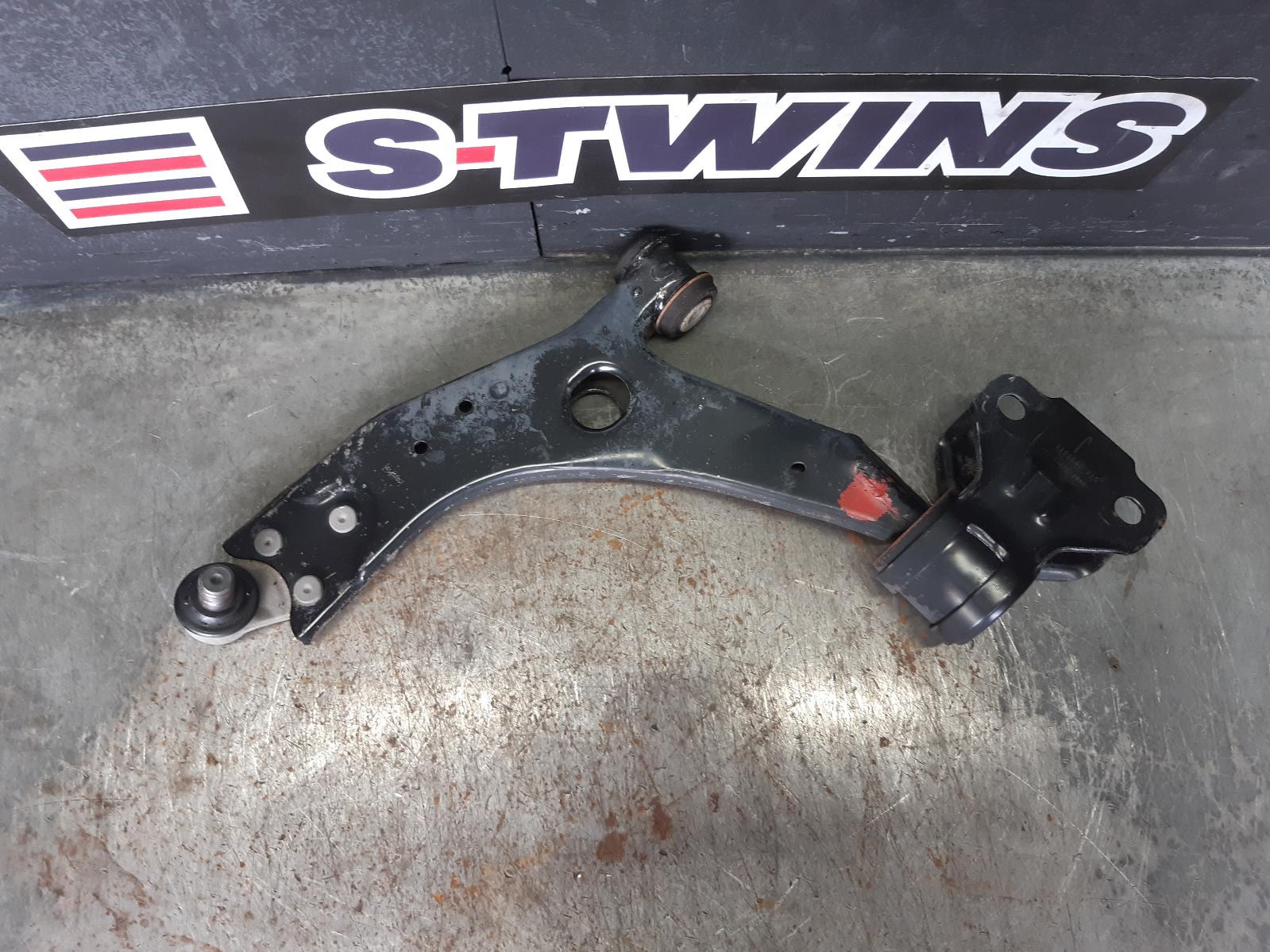 2017 Ford Focus Left Front Lower Control Arm Lz Trend/Sport/Titanium 07/15-11/18 253643