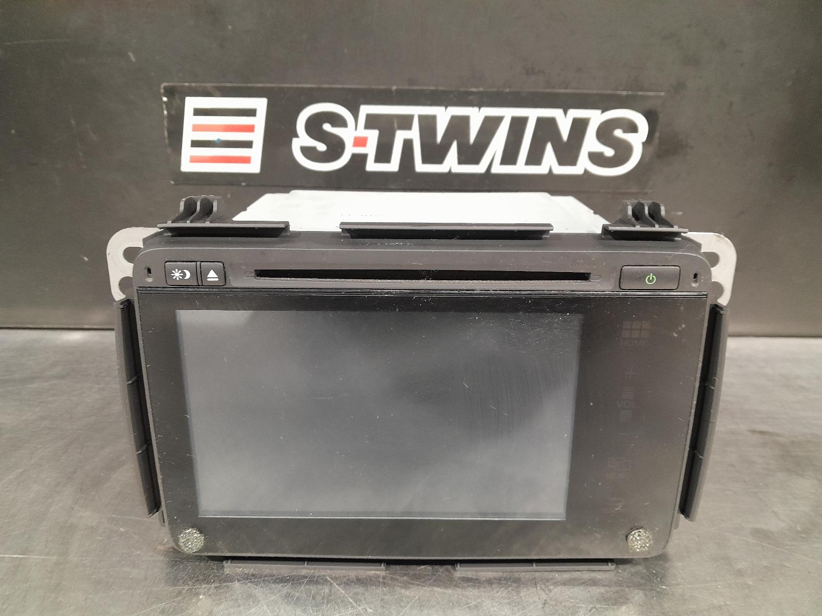 2015 Honda Hrv Radio Cd Dvd Sat Tv 7In Touchscreen Non Sat Nav Type Ru5 12/14-04/17 292316