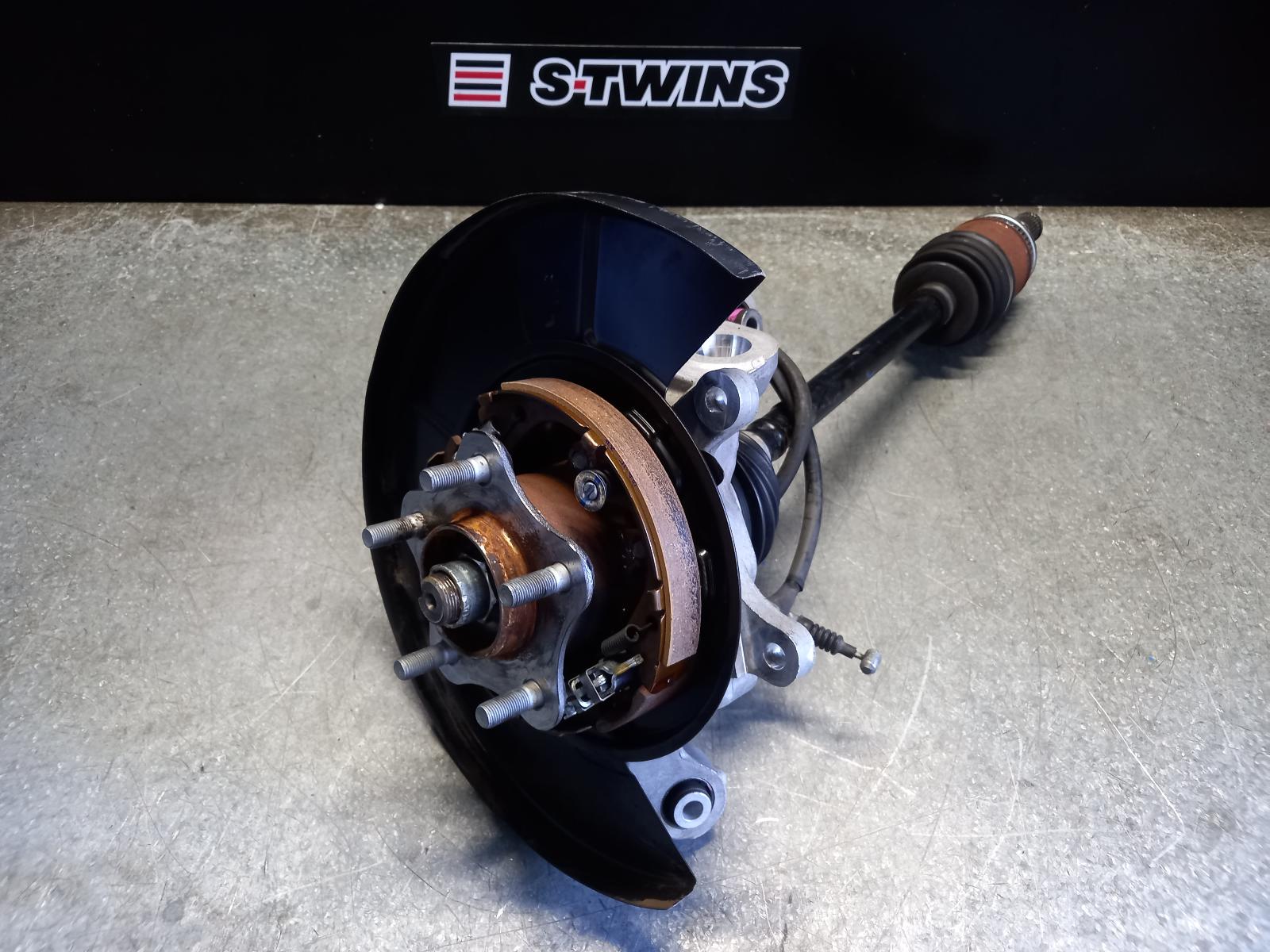 2019 Infiniti Q50 Right Rear Hub Assembly V37 02/14-12/19 264112