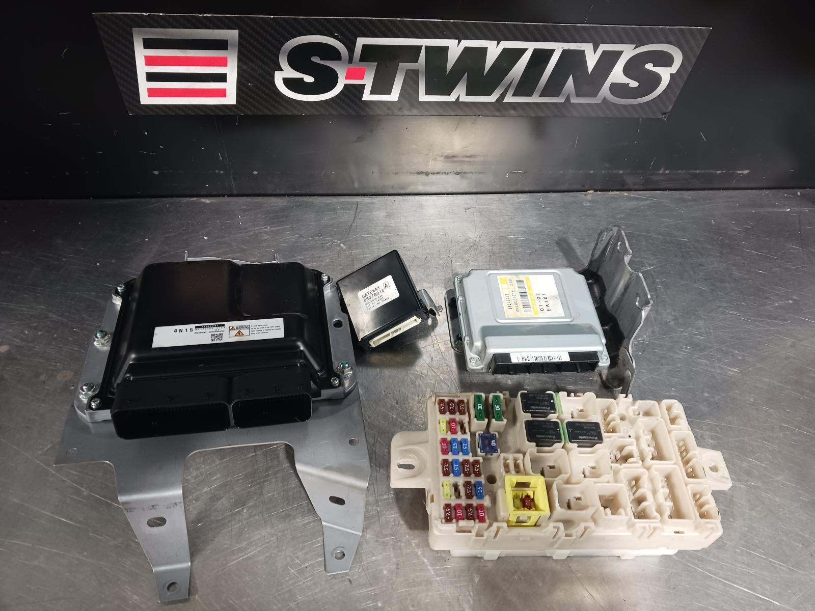 2020 Mitsubishi Triton Ecu Engine Ecu 2.4 Diesel 4N15 Auto T/M Sec Set (Ecu/Imm/Reader/Key) Mr 11/18- 222047