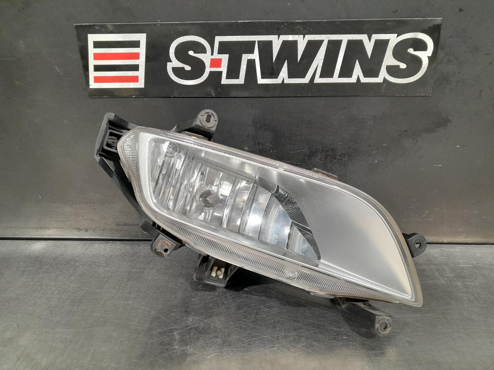 2010 Hyundai Iload/Imax Right Indicator Fog Side Bumper Foglamp Tq 11/07-08/15 299930