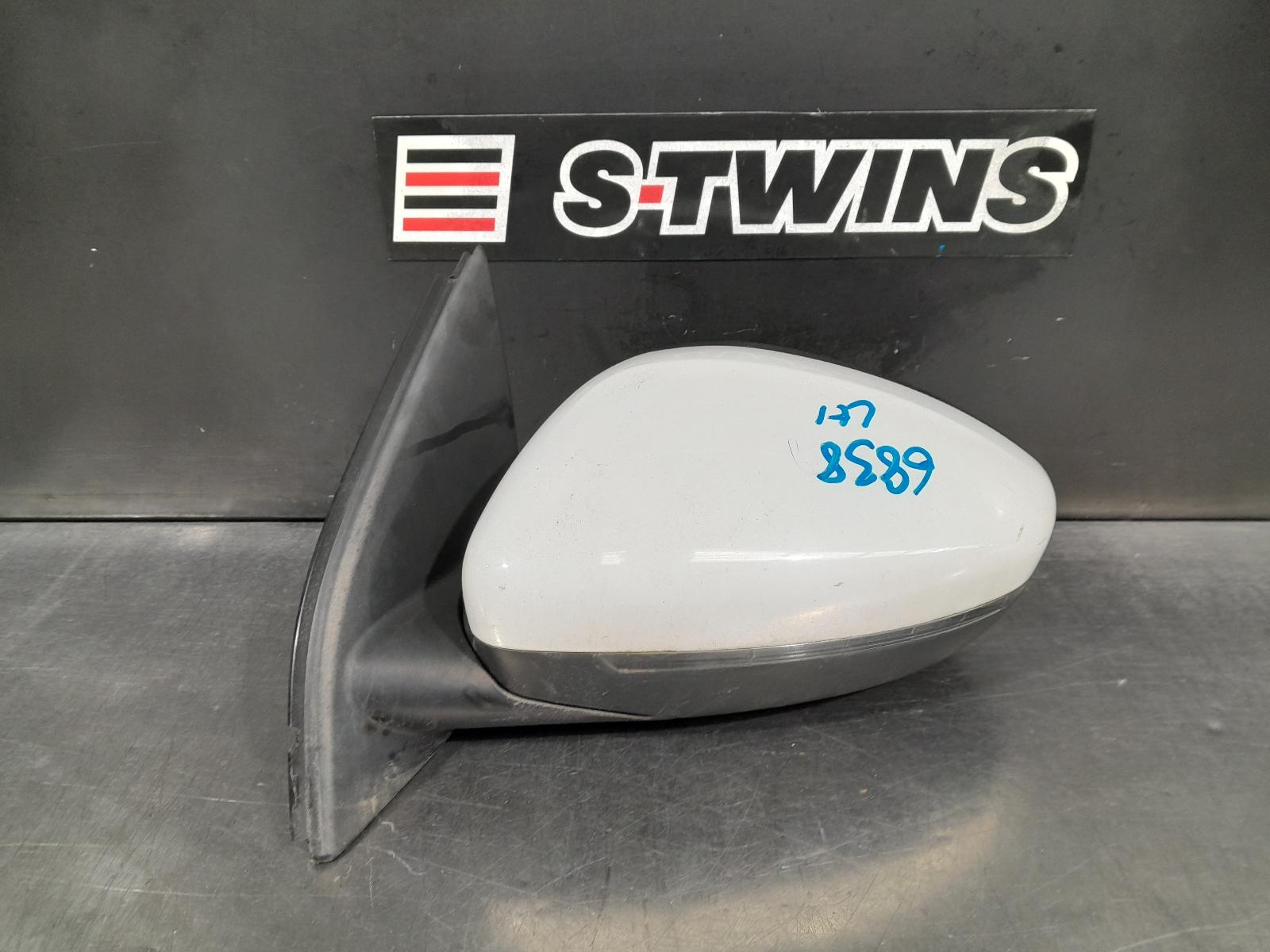 2015 Peugeot 308 Left Door Mirror T9 Manual Fold (1 Plug 7 Wire) 10/14-01/21 301625