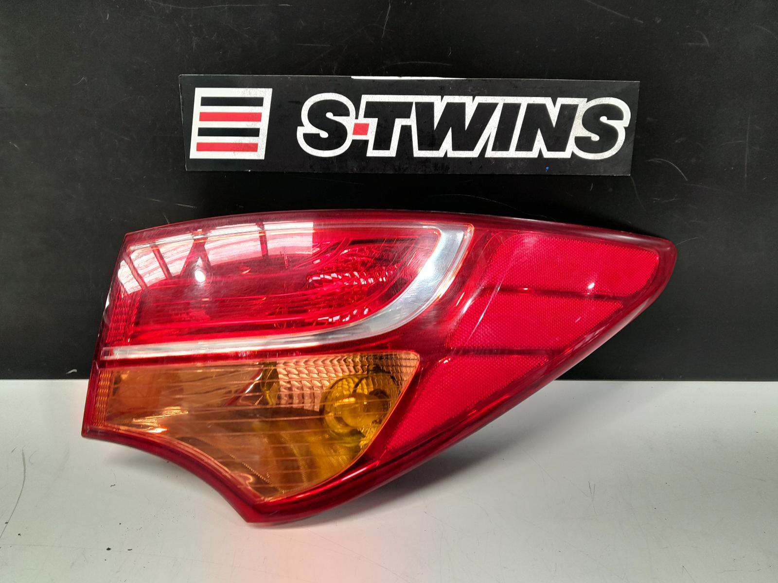 2014 Hyundai Santa Fe Right Taillight Dm In Body Non Led Type 06/12-05/15 311434