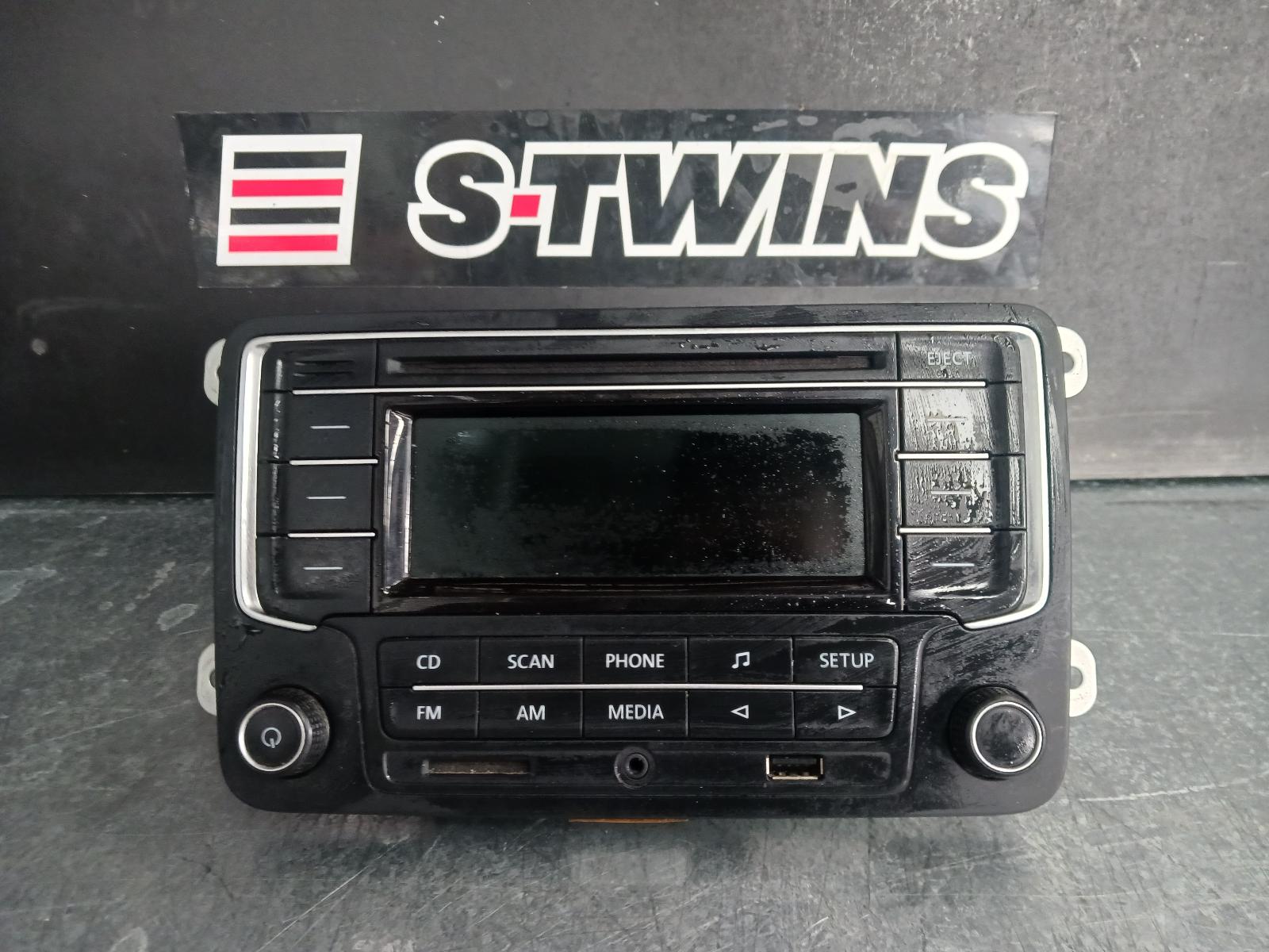 2017 Volkswagen Amarok Radio Cd Dvd Sat Tv Display Unit Composition Media 6.33In 2H 09/16-09/22 314558