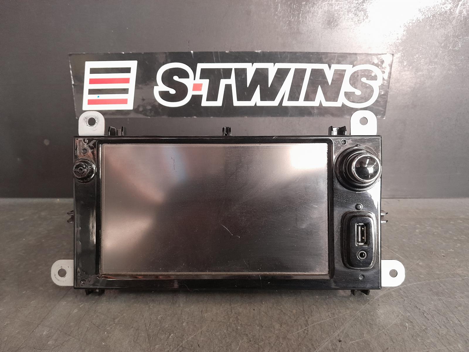 2014 Renault Clio Radio Cd Dvd Sat Tv Media Nav (Nav0G1) X98 09/13-10/19 323629