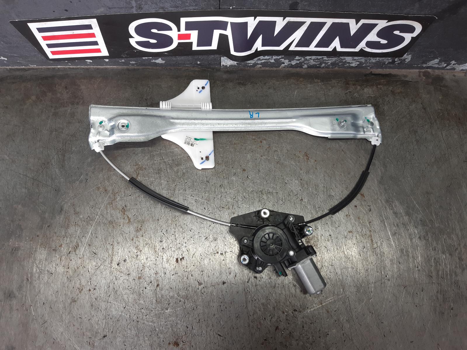 2023 MG ZS LEFT FRONT WINDOW REG MOTOR AZS1, DOOR REG ASSY (REG AND MOTOR), 09/17- 0000304786