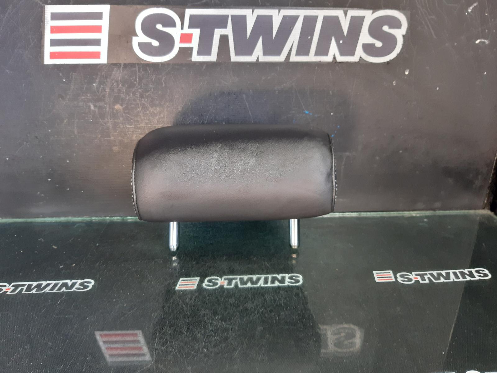 2017 VOLKSWAGEN GOLF HEADREST CENTRE REAR, GEN 7, LEATHER, R, 02/17-08/20 0000344084