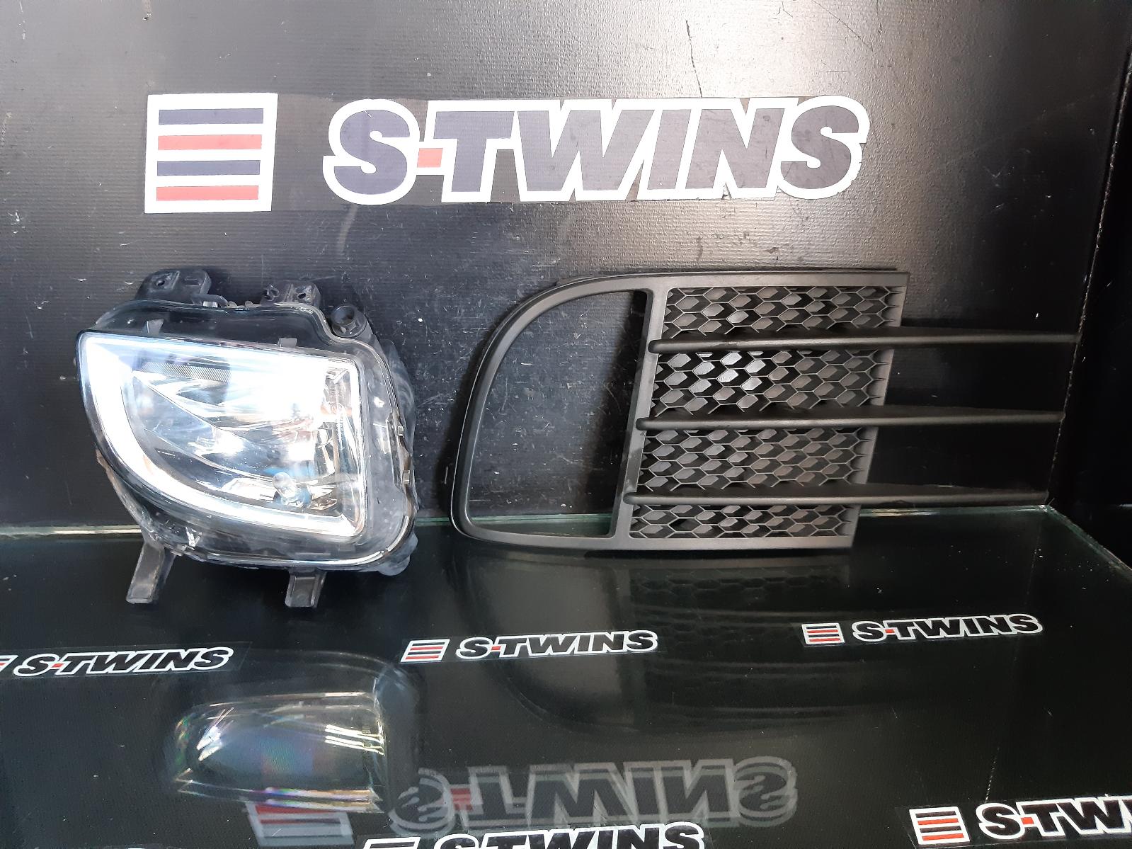 2011 VOLKSWAGEN GOLF RIGHT INDICATOR FOG SIDE FOGLAMP BRACKET, GEN 6, GTi TYPE, 10/09-09/13 0000166992