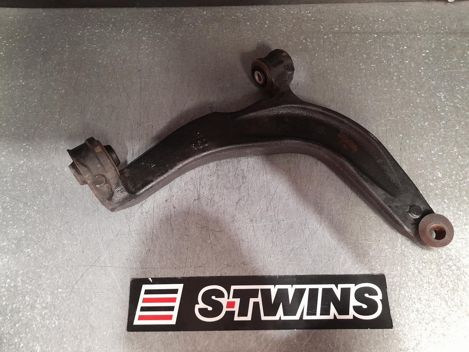 2010 VOLKSWAGEN TRANSPORTER RIGHT FRONT LOWER CONTROL ARM T5, 09/09-06/15 0000362769