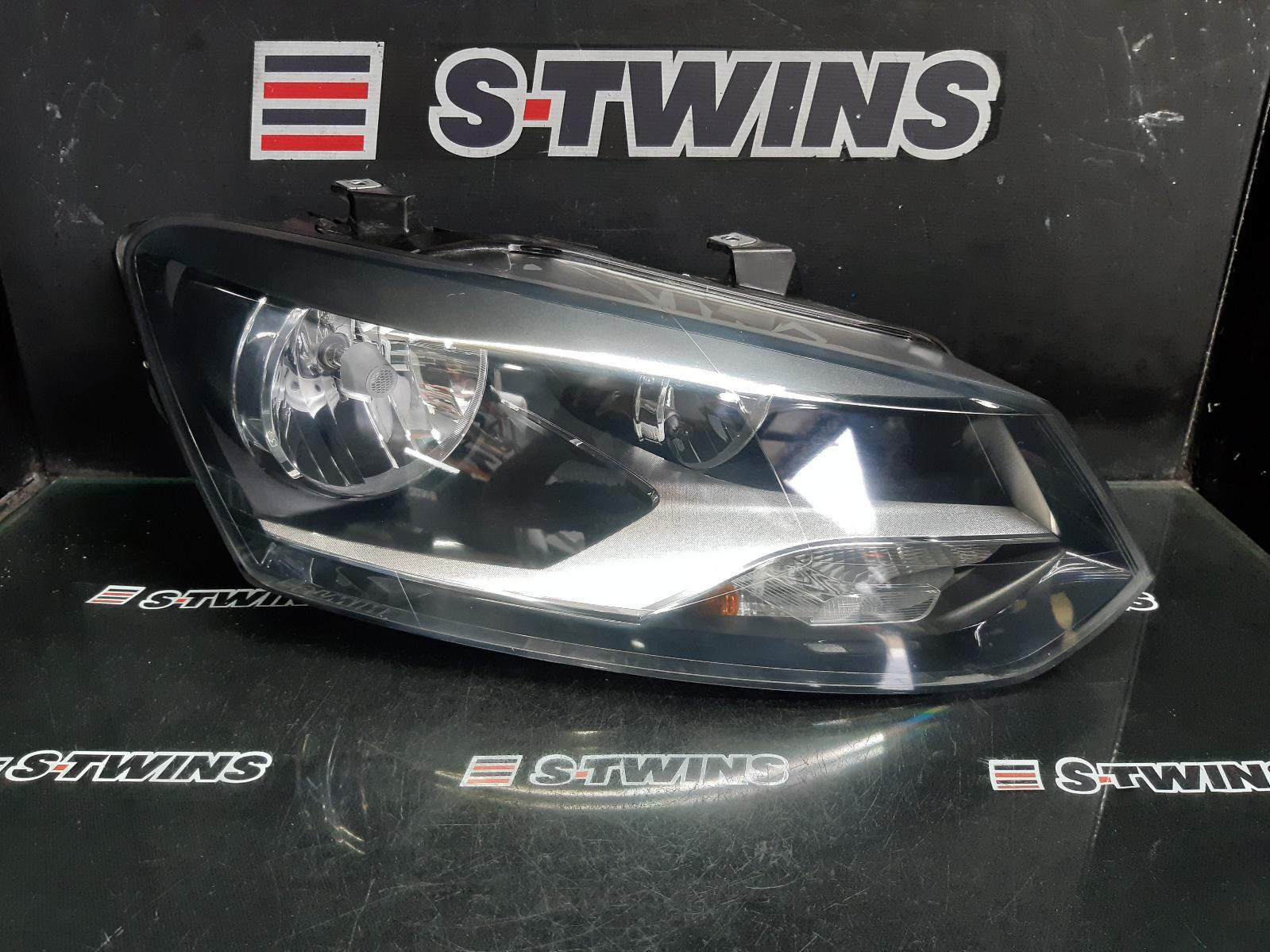 2012 VOLKSWAGEN POLO RIGHT HEADLAMP 6R, COMFORTLINE/GTi, HALOGEN TYPE, 05/10-05/14 0000365701