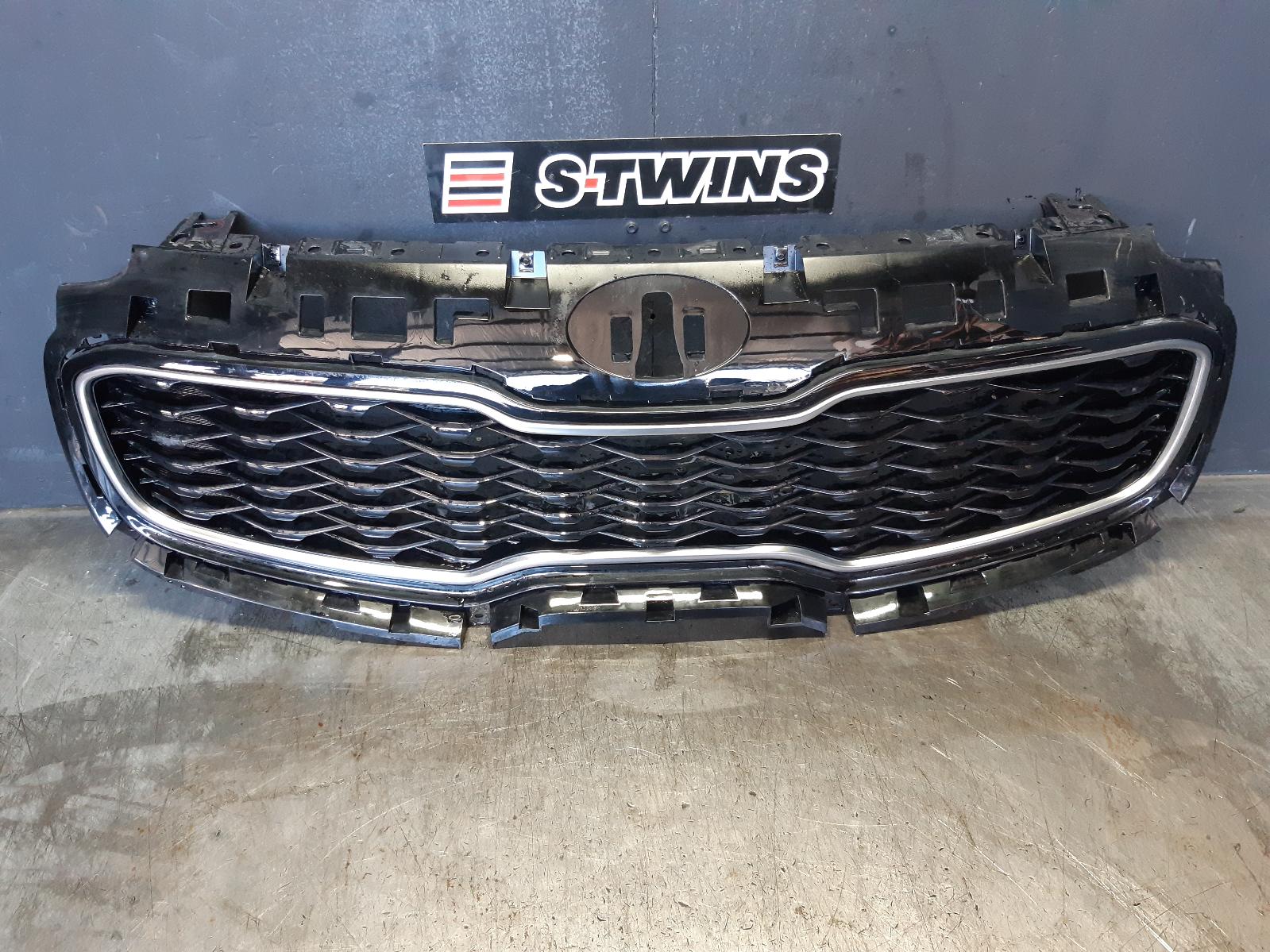 2016 KIA SPORTAGE GRILLE RADIATOR GRILLE, QL, PLATINUM, GLOSS BLACK/SILVER MESH, W/ ACTIVE CRUISE CONTROL TYPE, 10/15-04/18 0000366599