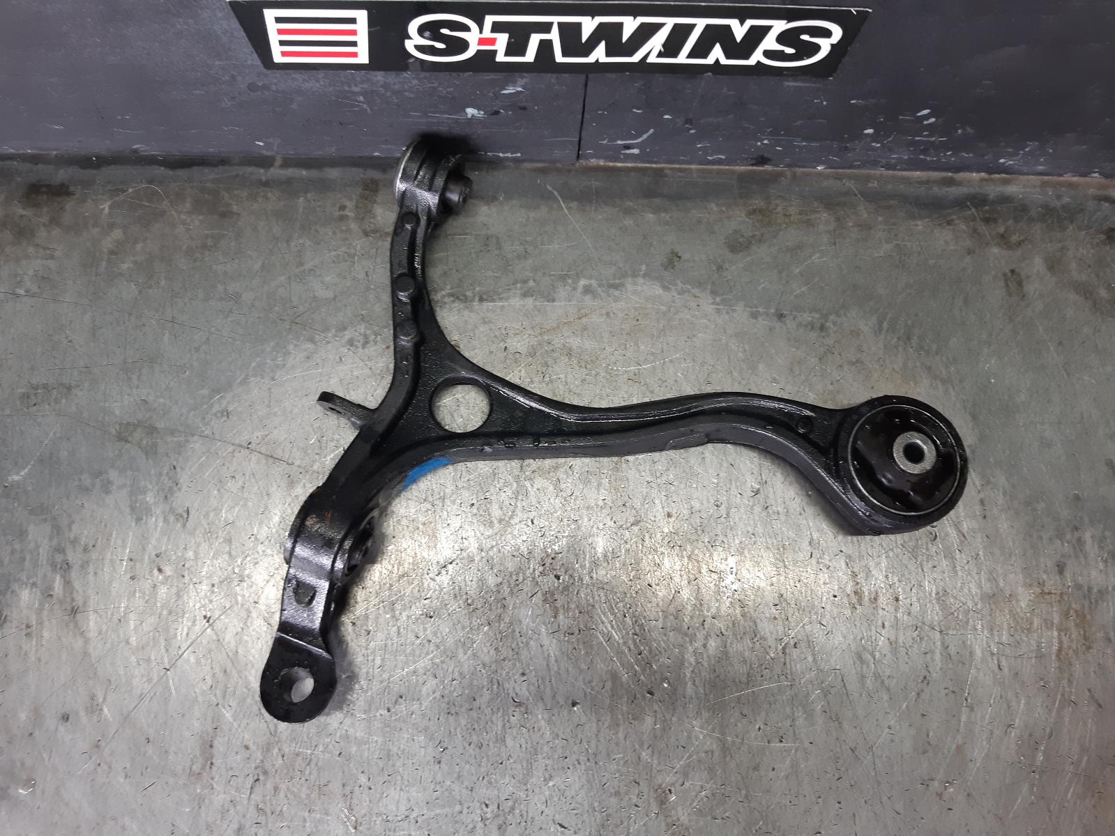 2012 HONDA ACCORD RIGHT FRONT LOWER CONTROL ARM 8TH GEN, EURO (VIN MRHCP/JHMCU), LUXURY, 06/08-12/15 0000368508