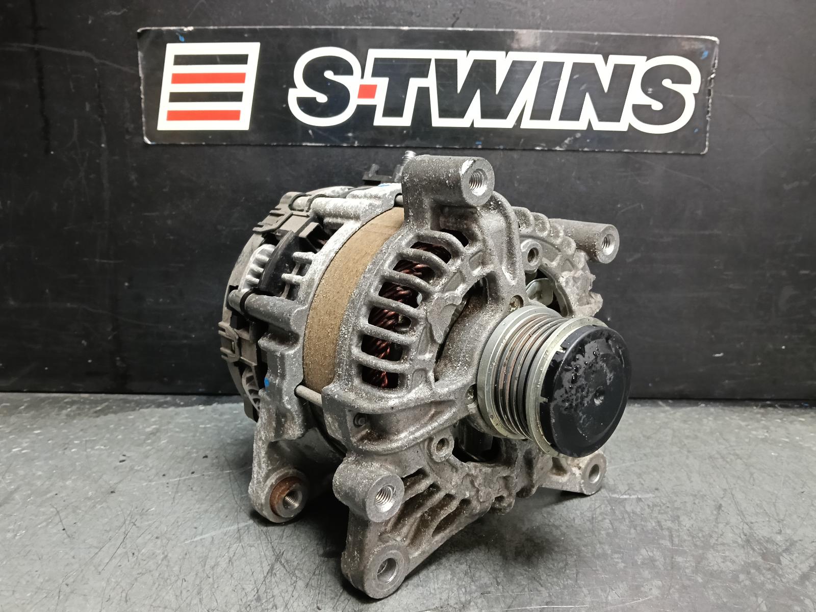2022 MERCEDES GLB CLASS ALTERNATOR X247, PETROL, 1.3, TURBO, 282.914 CODE, GLB200, 165A, 12/19-09/23 0000410027