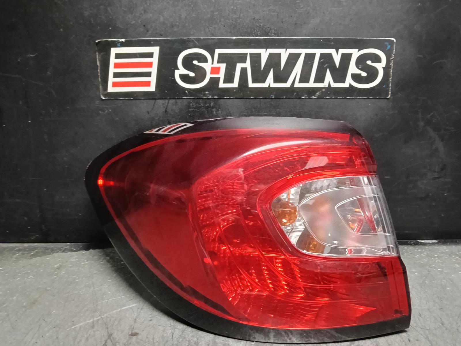 2015 RENAULT CAPTUR LEFT TAILLIGHT J87, IN BODY, W/ HALOGEN, NON DARK TINT TYPE, 08/14-05/17 0000410396