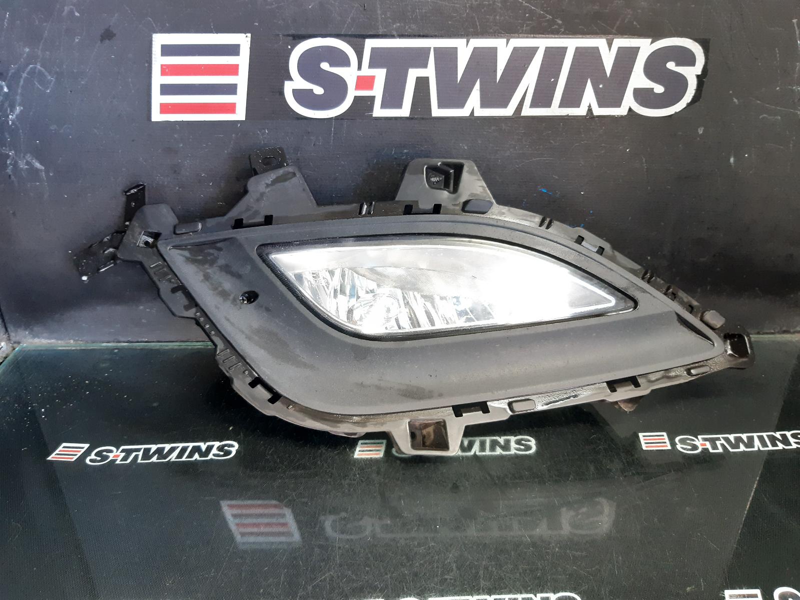 2015 HYUNDAI I30 RIGHT INDICATOR FOG SIDE BUMPER FOGLAMP SURROUND, NON DAYTIME RUNNING LAMP TYPE, GD, 02/12-02/17 0000359568