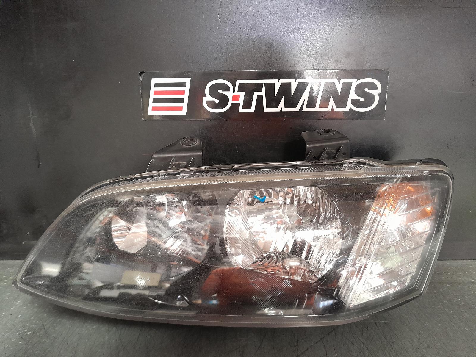 2013 HOLDEN COMMODORE LEFT HEADLAMP VE SII, SS/SV6/OMEGA, BLACK INSERT TYPE, 09/10-05/13 0000367516