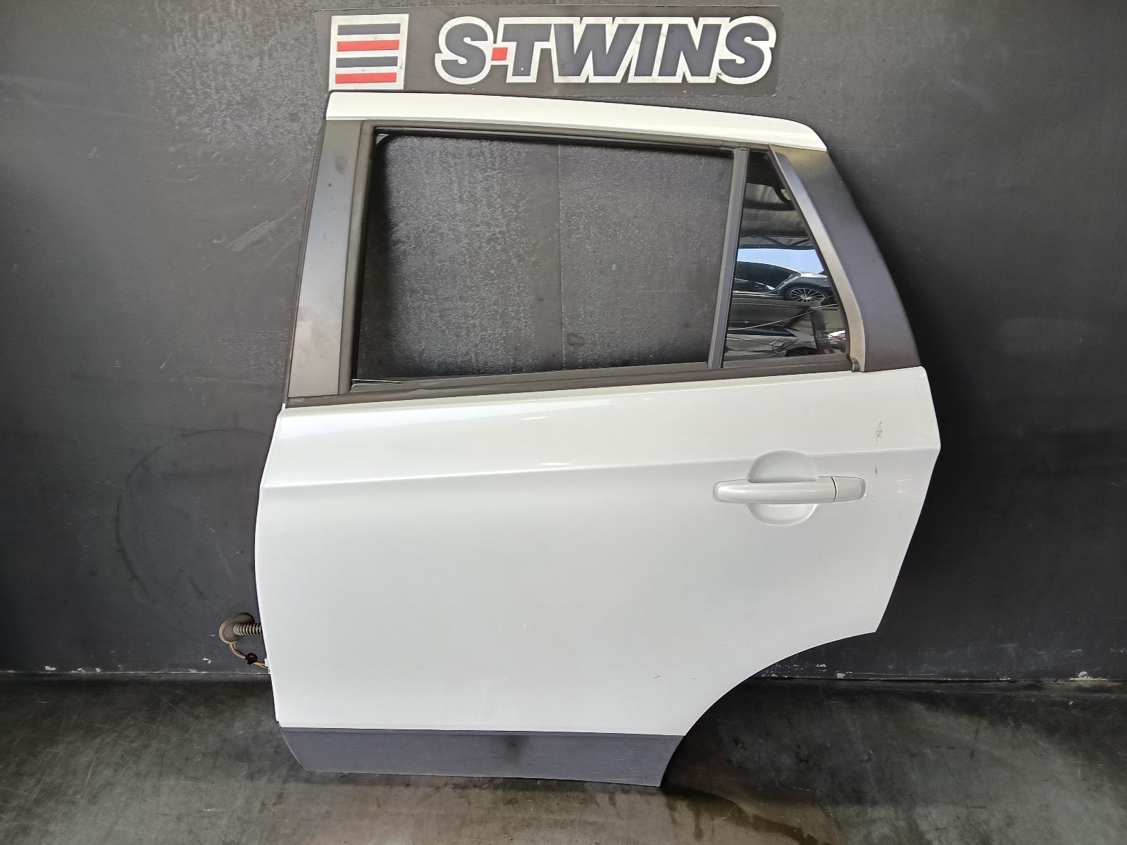 2014 SUZUKI S-CROSS LEFT REAR DOOR SLIDING JY, 09/13-05/22 0000379109