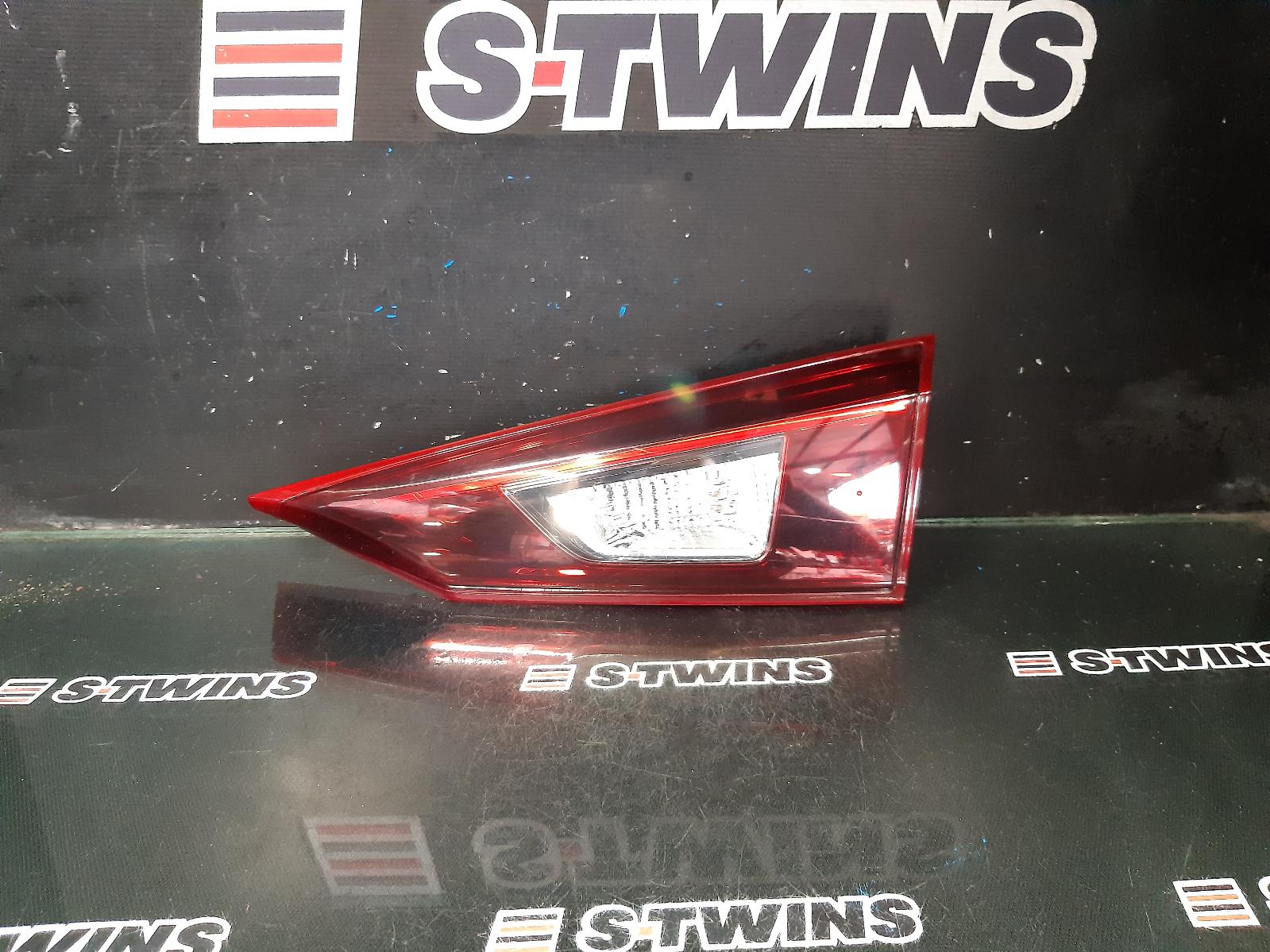 2015 MAZDA 3 REAR GARNISH BOOTLID LAMP (RH SIDE), NON LED TYPE, BM-BN, 11/13-02/19 0000306458