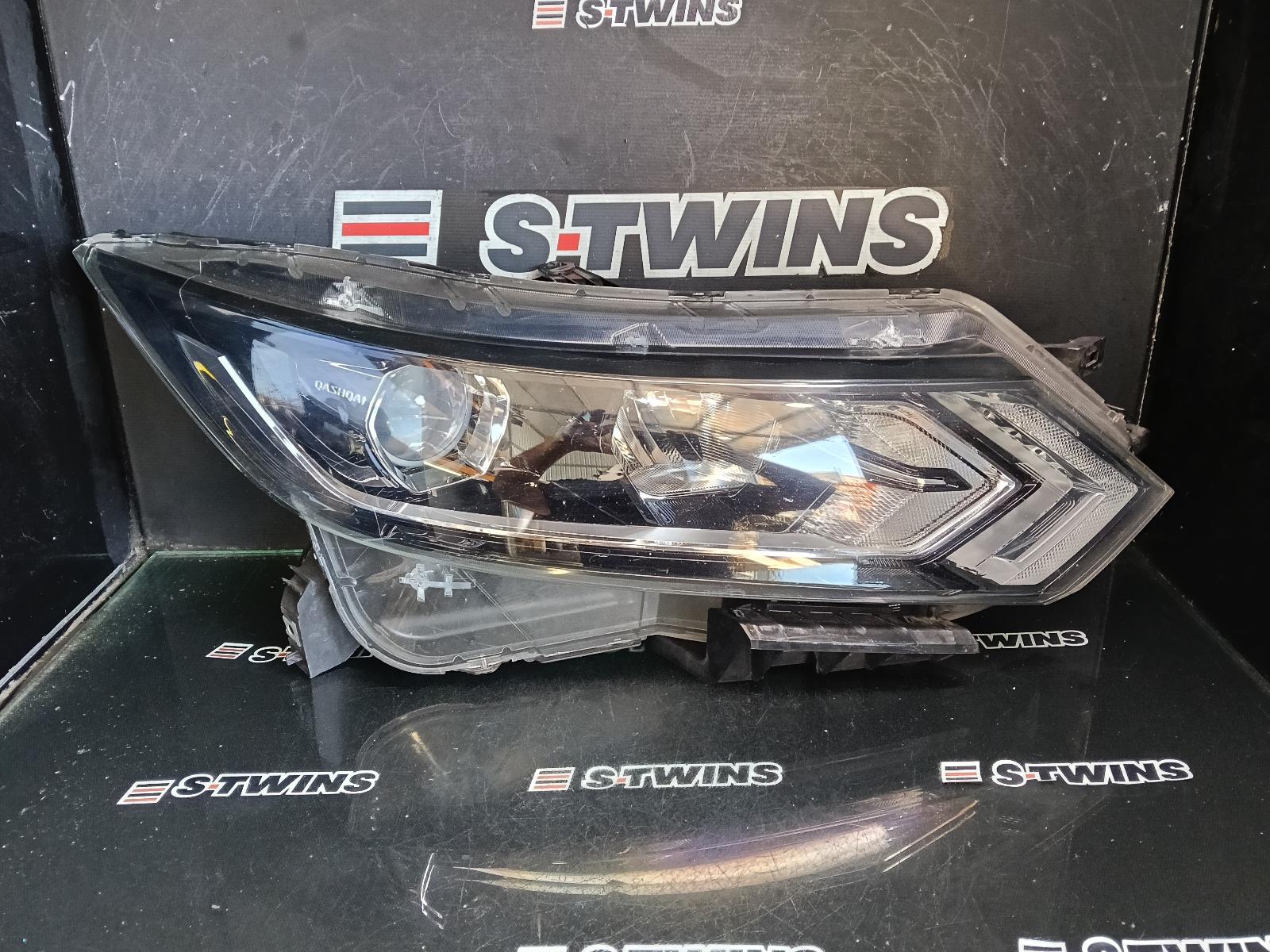2019 NISSAN QASHQAI RIGHT HEADLAMP J11, ST/ST-L, HALOGEN TYPE, 07/17-07/21 0000415381
