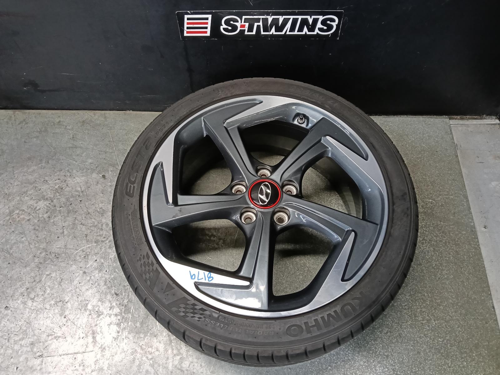 2020 HYUNDAI VELOSTER WHEEL MAG FACTORY, 18X7.5IN, 5 SPOKE, DARK GREY/MACHINED, JS, 06/19-07/21 0000406306