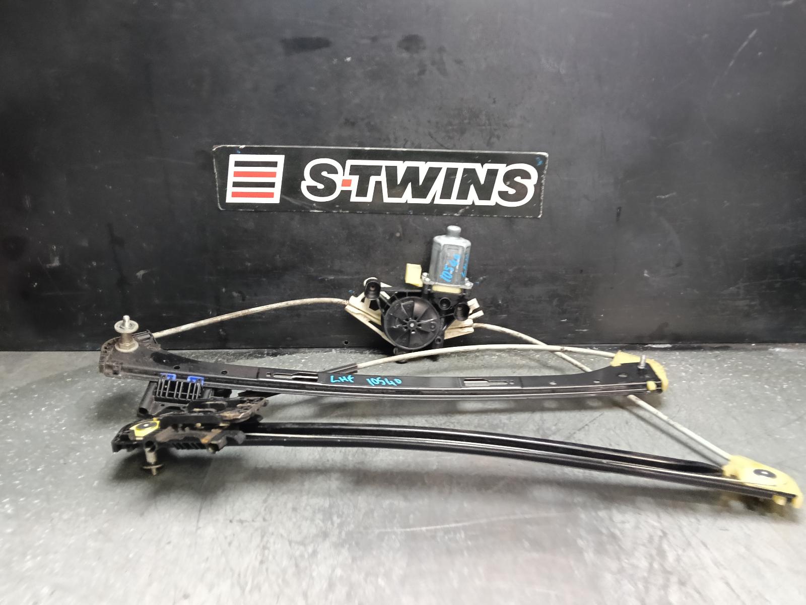 2015 PORSCHE MACAN LEFT FRONT WINDOW REG MOTOR 95B, 06/14-12/25 0000416153