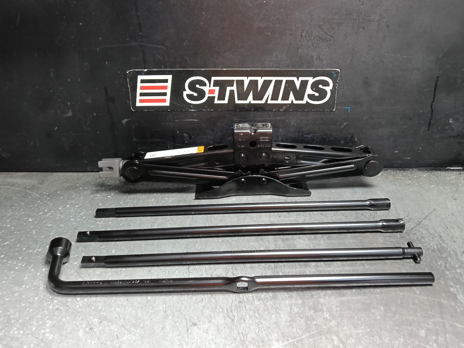 2024 VOLKSWAGEN AMAROK JACK TOOL KIT NF, 12/22- 0000417059