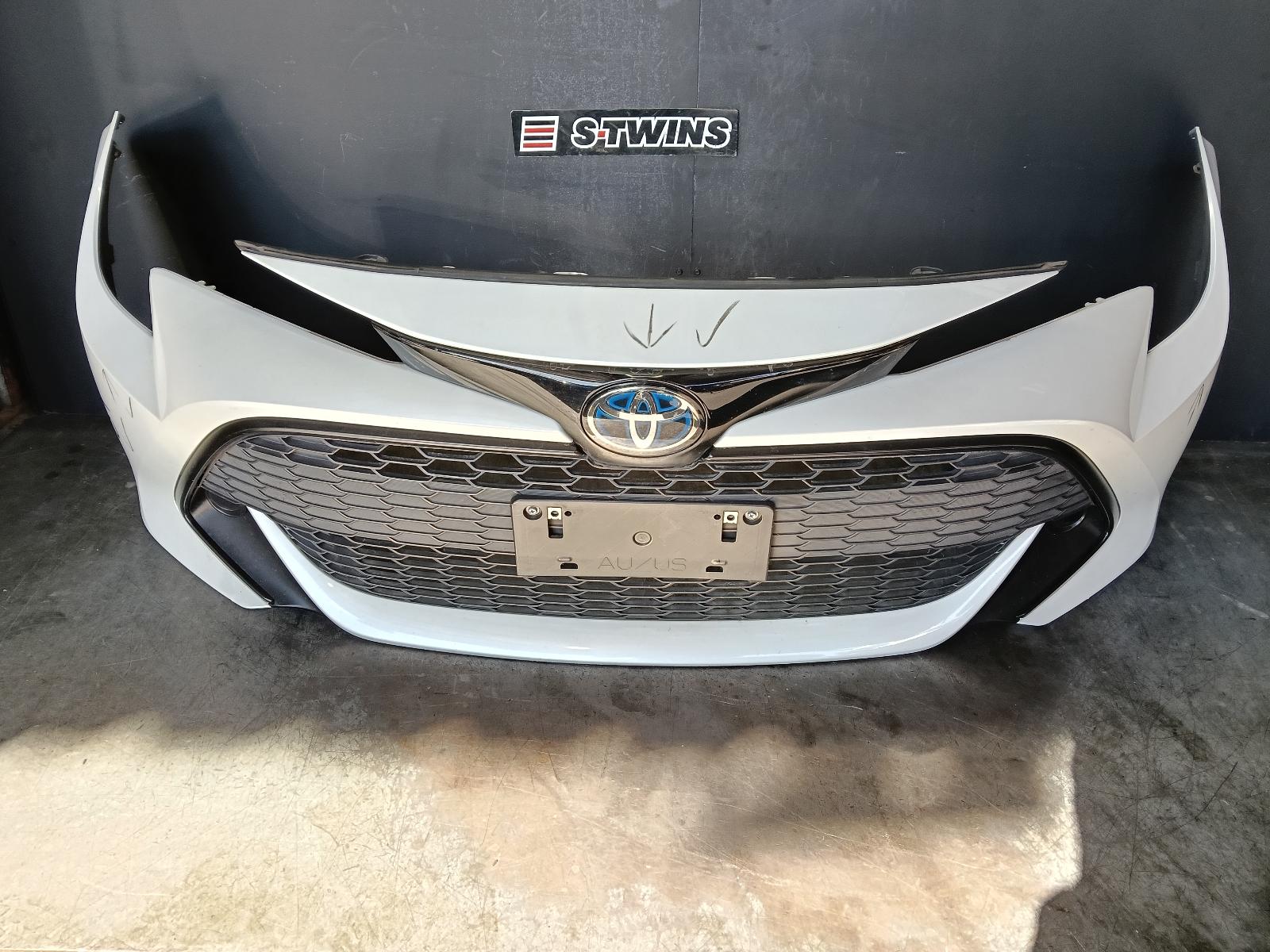 2022 TOYOTA COROLLA FRONT BUMPER E210, BUMPER BAR, NON PARK SENSOR TYPE, HATCH, 07/18-08/22 0000417185
