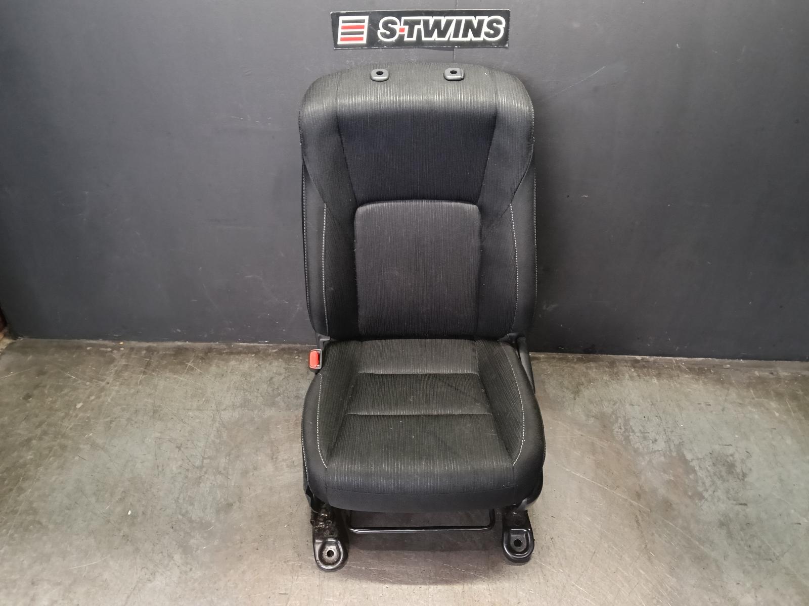 2019 TOYOTA HILUX FRONT SEAT DUAL CAB, SR, LH FRONT, CLOTH, BLACK, 06/15-05/19 0000417452