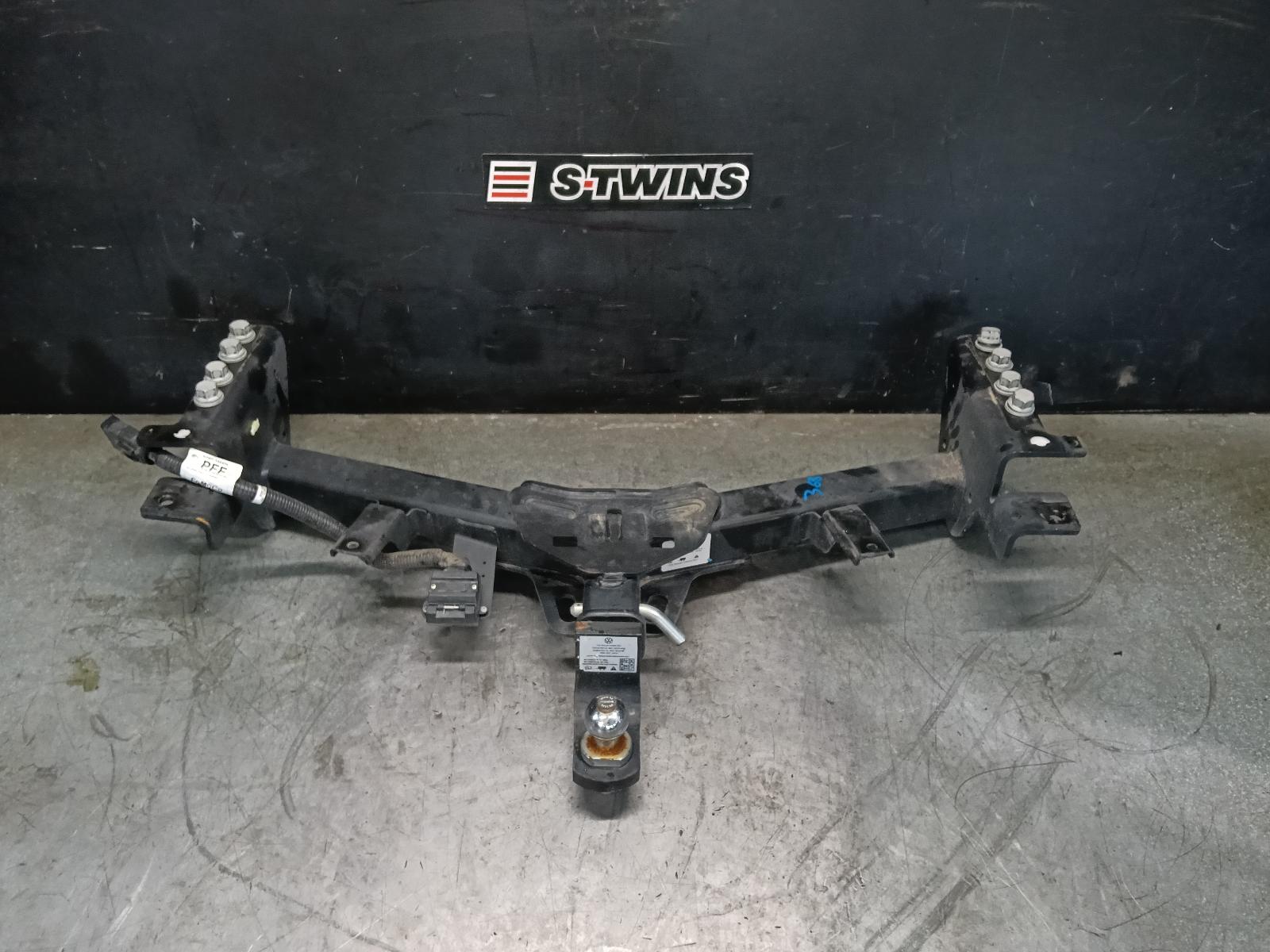 2024 VOLKSWAGEN AMAROK TOWBAR NF, 12/22- 0000417393