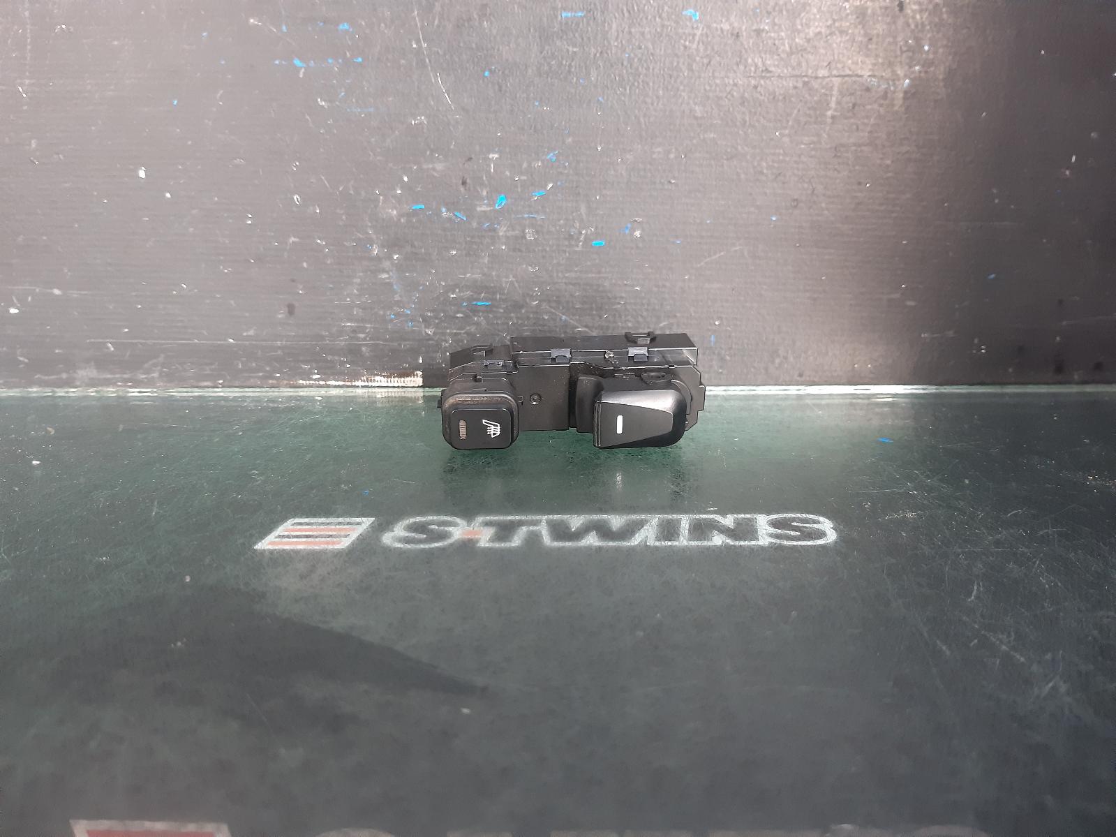 2014 HYUNDAI IX35 PWR DR WIND SWITCH LH REAR/RH REAR, W/ HEATED SEAT BUTTON TYPE, LM SERIES, 11/09-01/16 0000377511