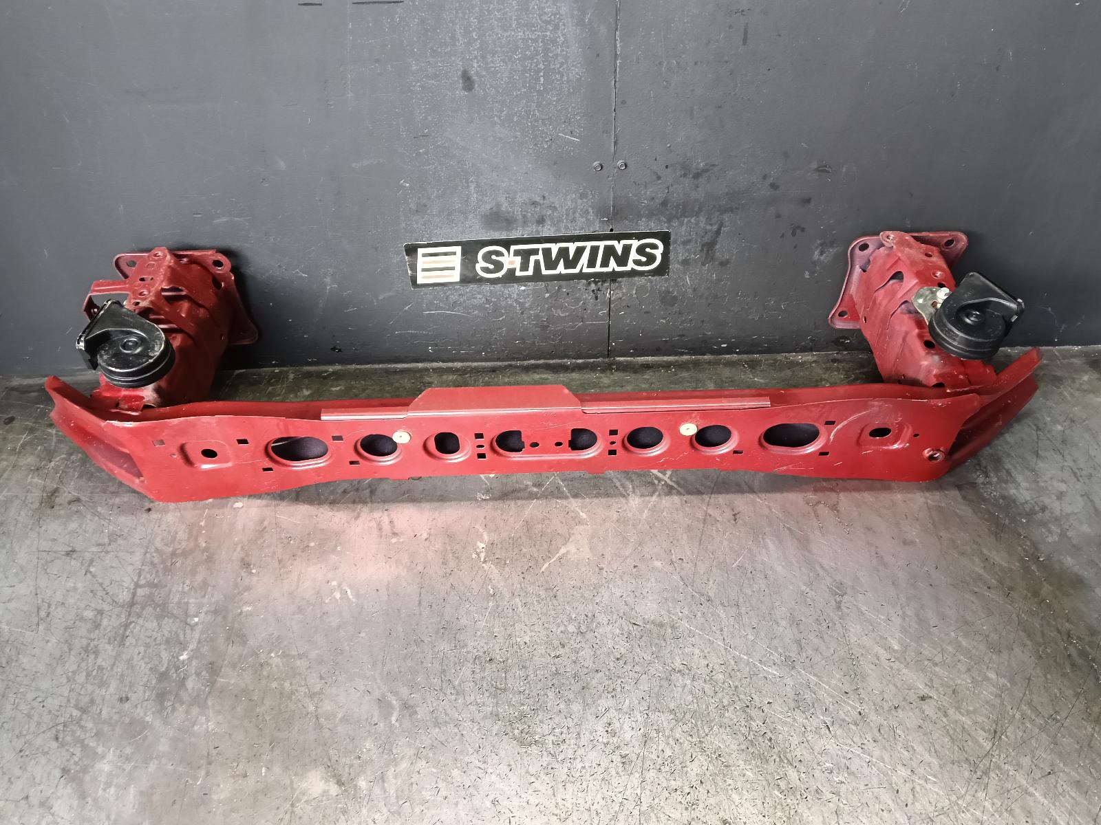 2017 FORD FOCUS F BAR REINFORC BRACK MAIN REINFORCEMENT, LZ, TREND/SPORT/TITANIUM, 07/15-11/18 0000418530