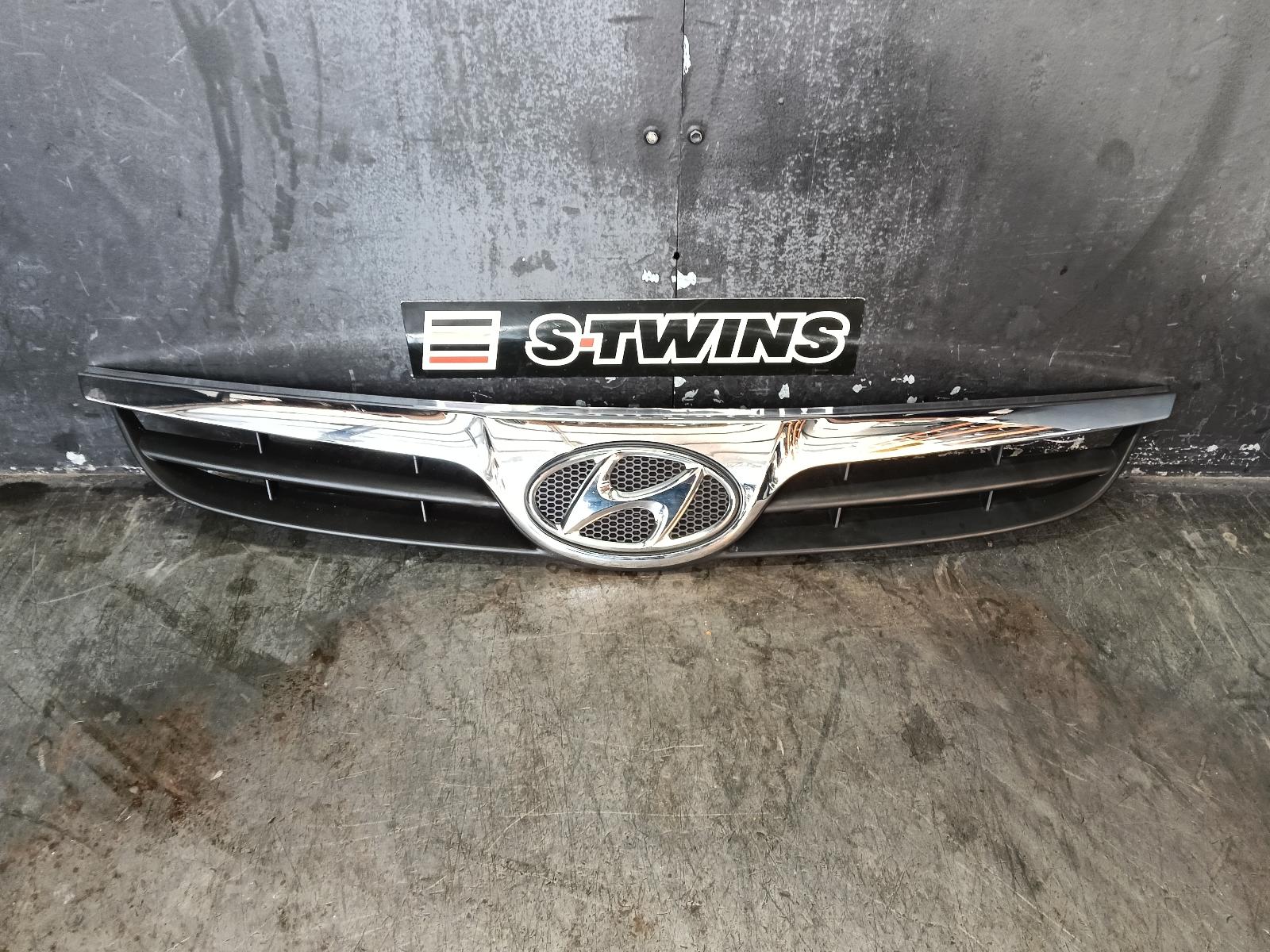 2011 HYUNDAI I20 GRILLE PB, RADIATOR GRILLE, 04/10-03/12 0000393389