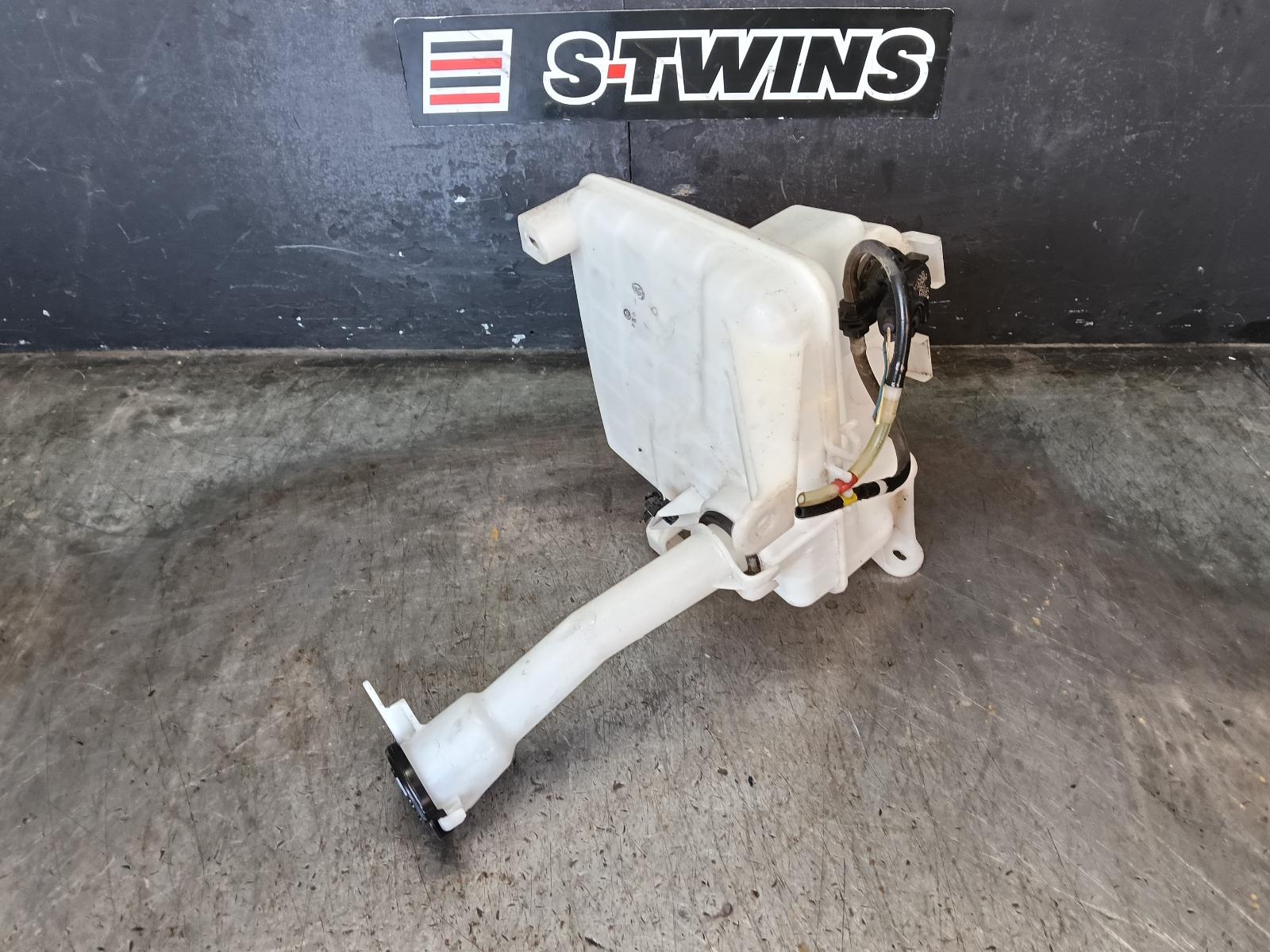 2017 TOYOTA COROLLA WASHER BOTTLE ZRE182R, HATCH, NON H/LAMP WASHER TYPE, 08/12-06/18 0000421248