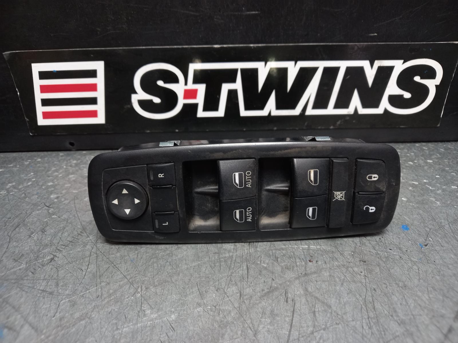 2019 RAM 1500 PWR DR WIND SWITCH RH FRONT, DS, NON POWER FOLD, 11/17-12/23 0000374643