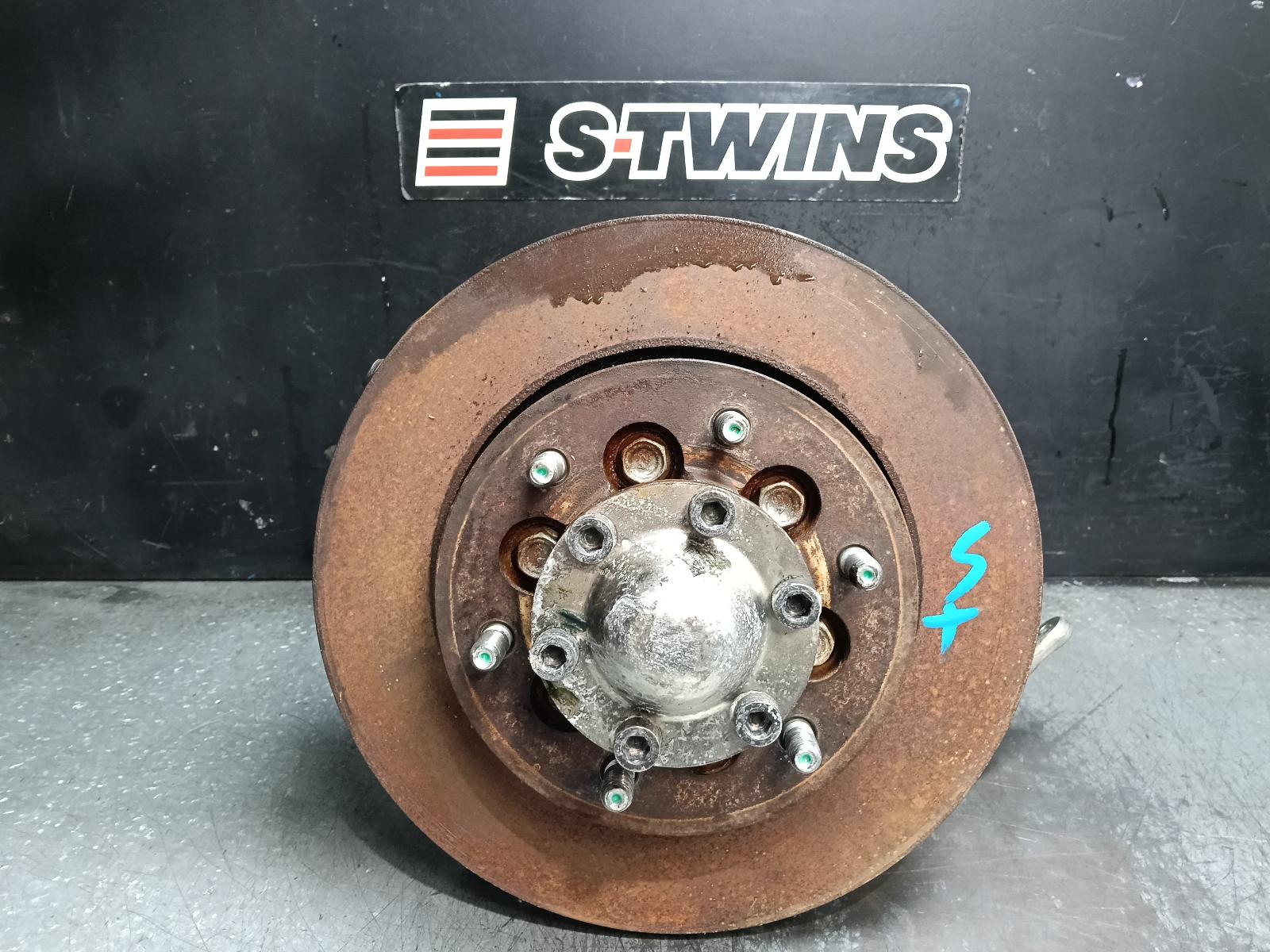 2017 ISUZU DMAX RIGHT FRONT HUB ASSEMBLY RC, 4WD, ABS TYPE, 05/12-06/20 0000422508