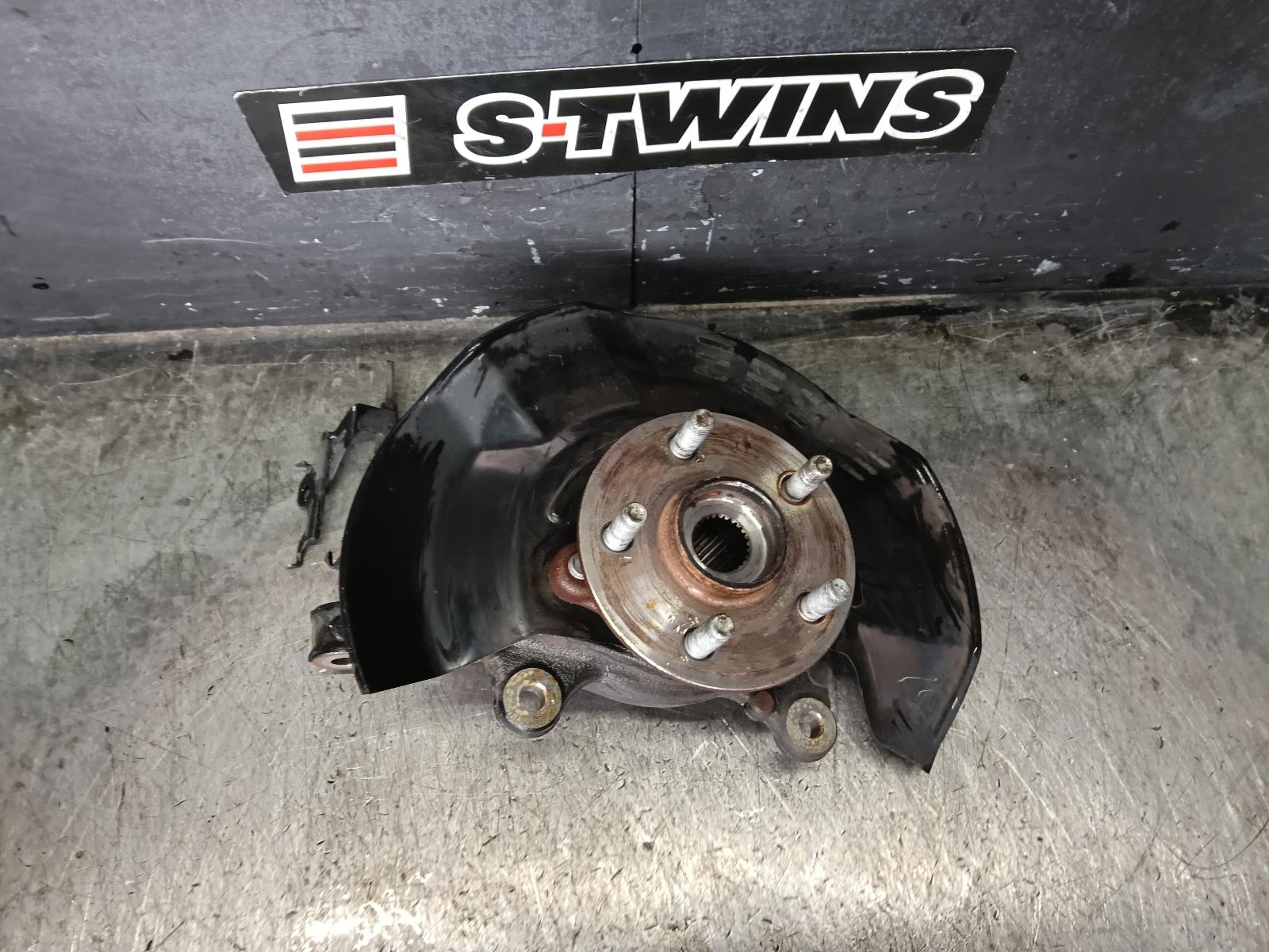 2018 TOYOTA COROLLA LEFT FRONT HUB ASSEMBLY E210, 07/18- 0000423138