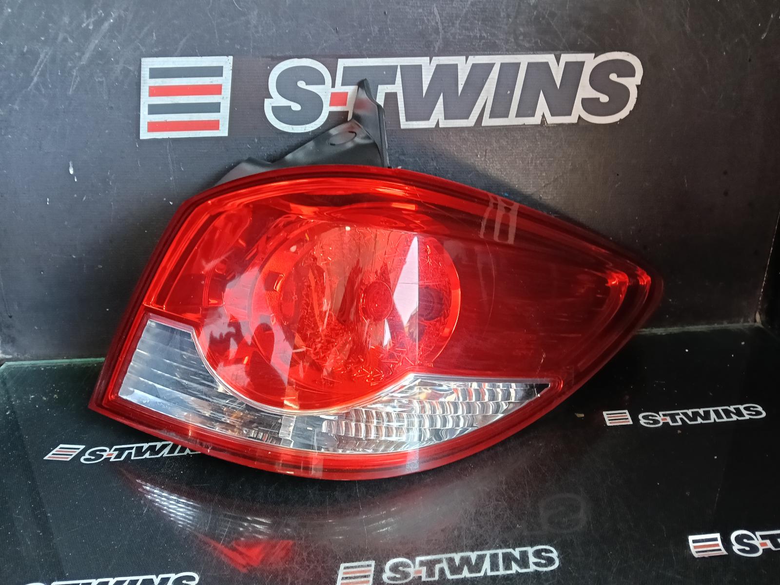 2014 HOLDEN CRUZE RIGHT TAILLIGHT JH, HATCH, IN BODY, 03/11-01/17 0000423370