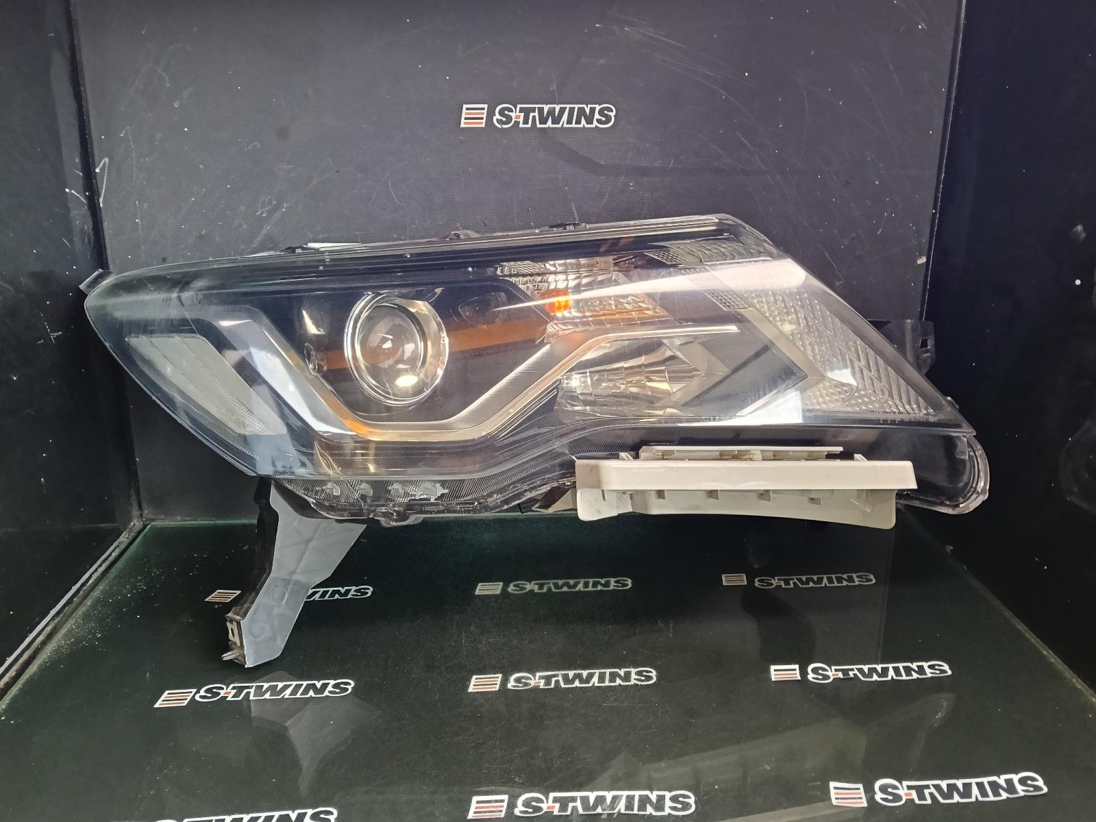 2019 NISSAN PATHFINDER RIGHT HEADLAMP R52, ST/ST-L, HALOGEN, 12/16-04/21 0000396523