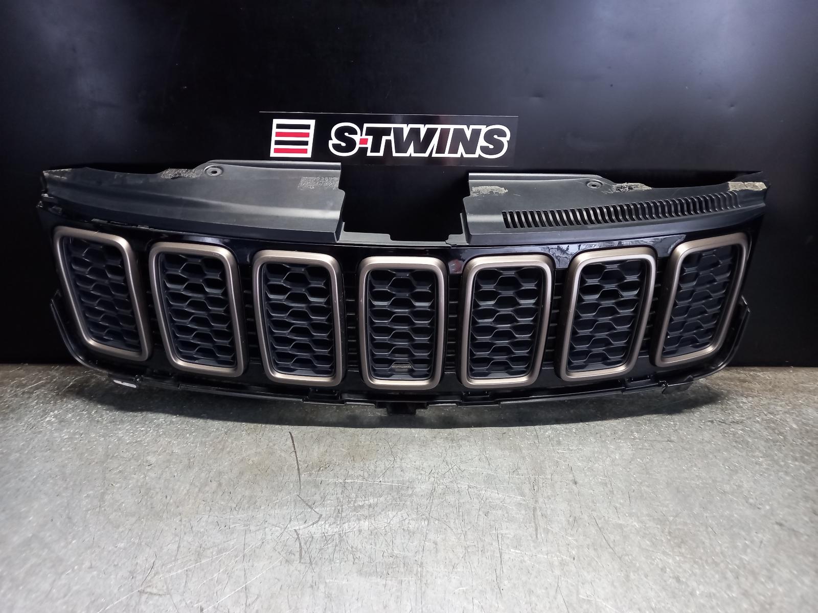 2016 JEEP GRANDCHEROKEE GRILLE RADIATOR GRILLE, WK, SRT/TRACKHAWK, 09/16-02/22 0000241260