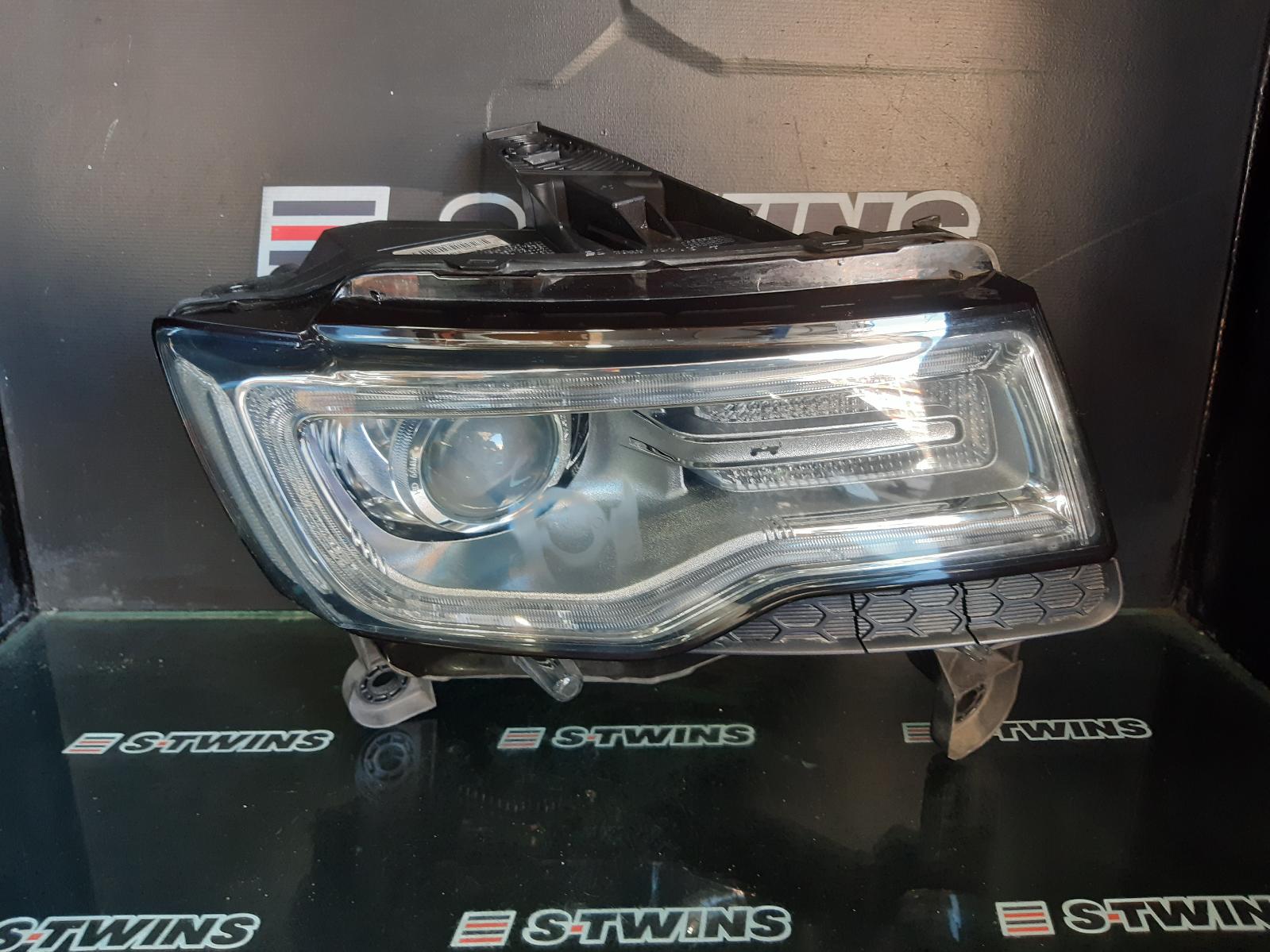 2014 JEEP GRANDCHEROKEE RIGHT HEADLAMP WK, LAREDO/LIMITED/OVERLAND/SUMMIT, XENON, NON AFS TYPE (LM2), 04/13-09/16 0000283013