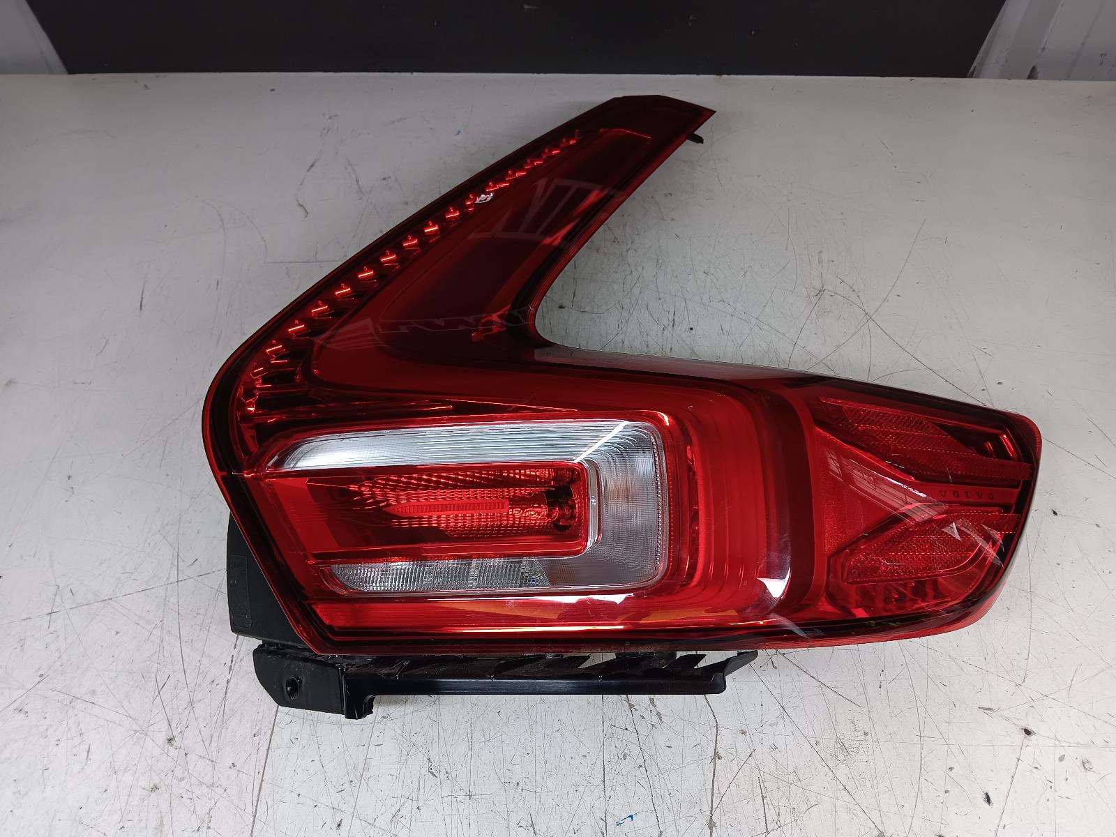 2023 VOLVO XC40 RIGHT TAILLIGHT IN BODY, 02/18- 0000314641