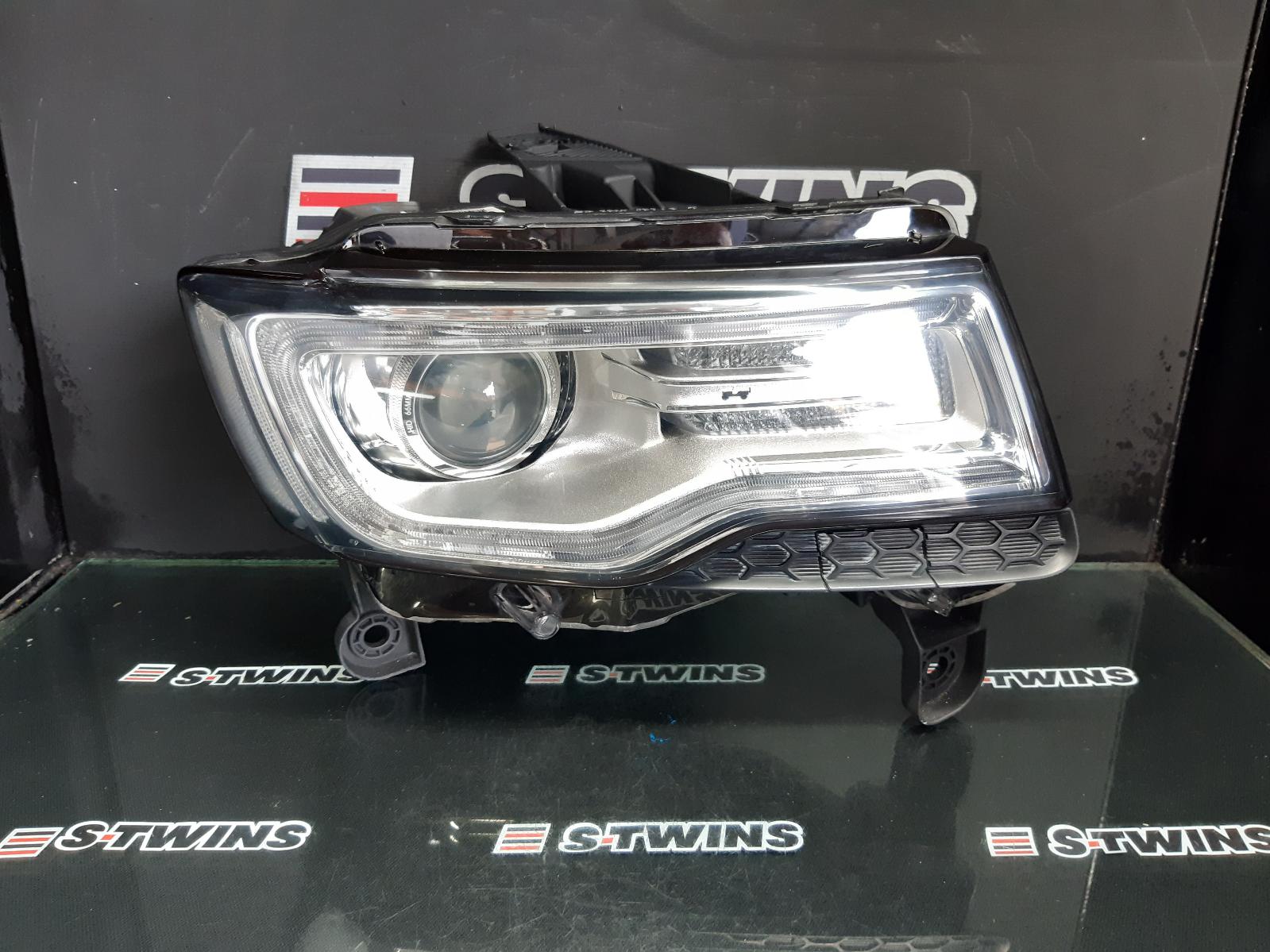 2014 JEEP GRANDCHEROKEE RIGHT HEADLAMP WK, LAREDO/LIMITED/OVERLAND/SUMMIT, XENON, NON AFS TYPE (LM2), 04/13-09/16 0000317579